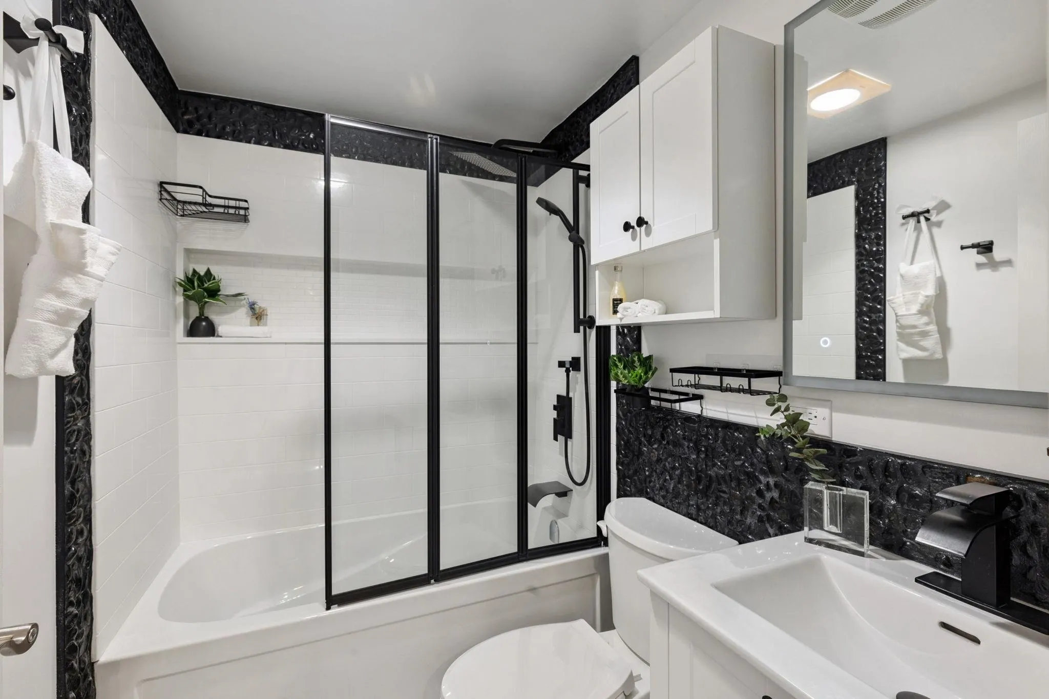 101 2036 Coquitlam Avenue