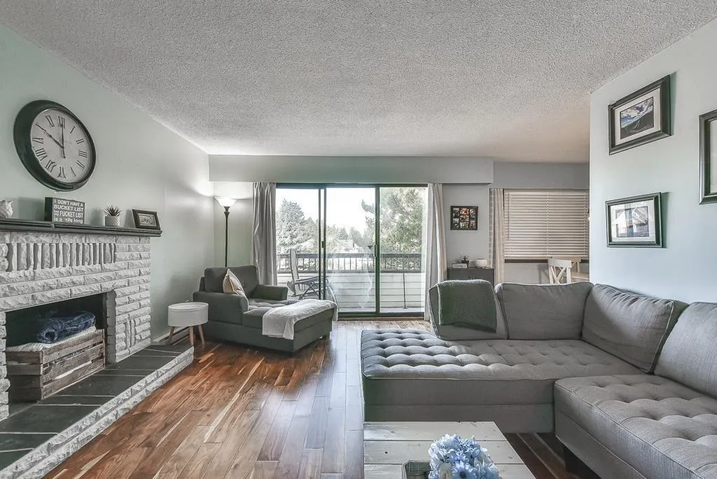 306 2211 Clearbrook Road