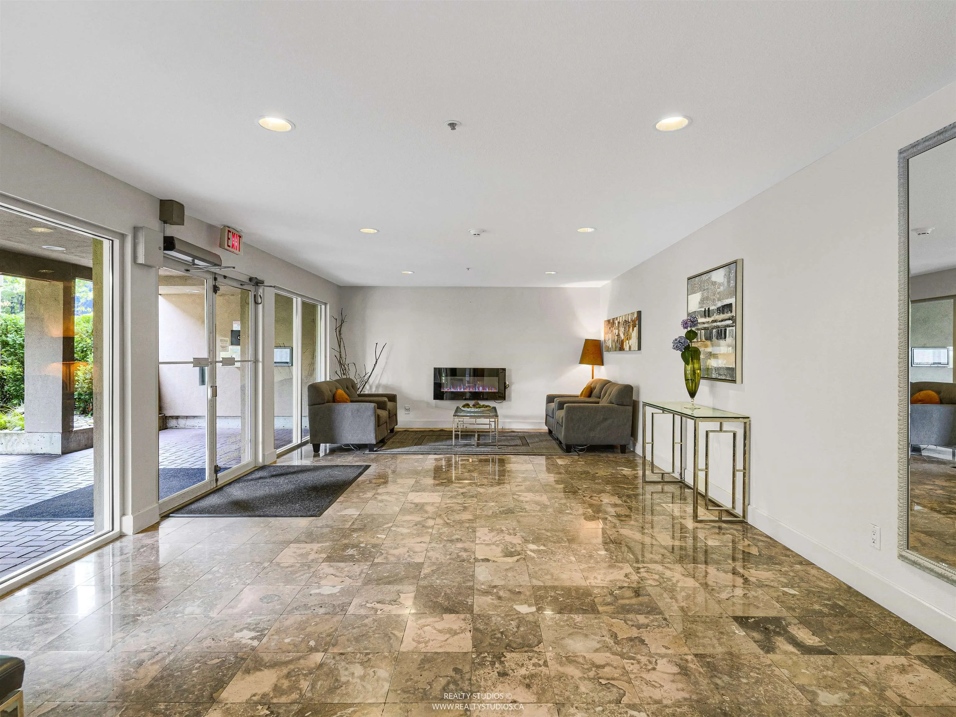 401 525 Wheelhouse Square