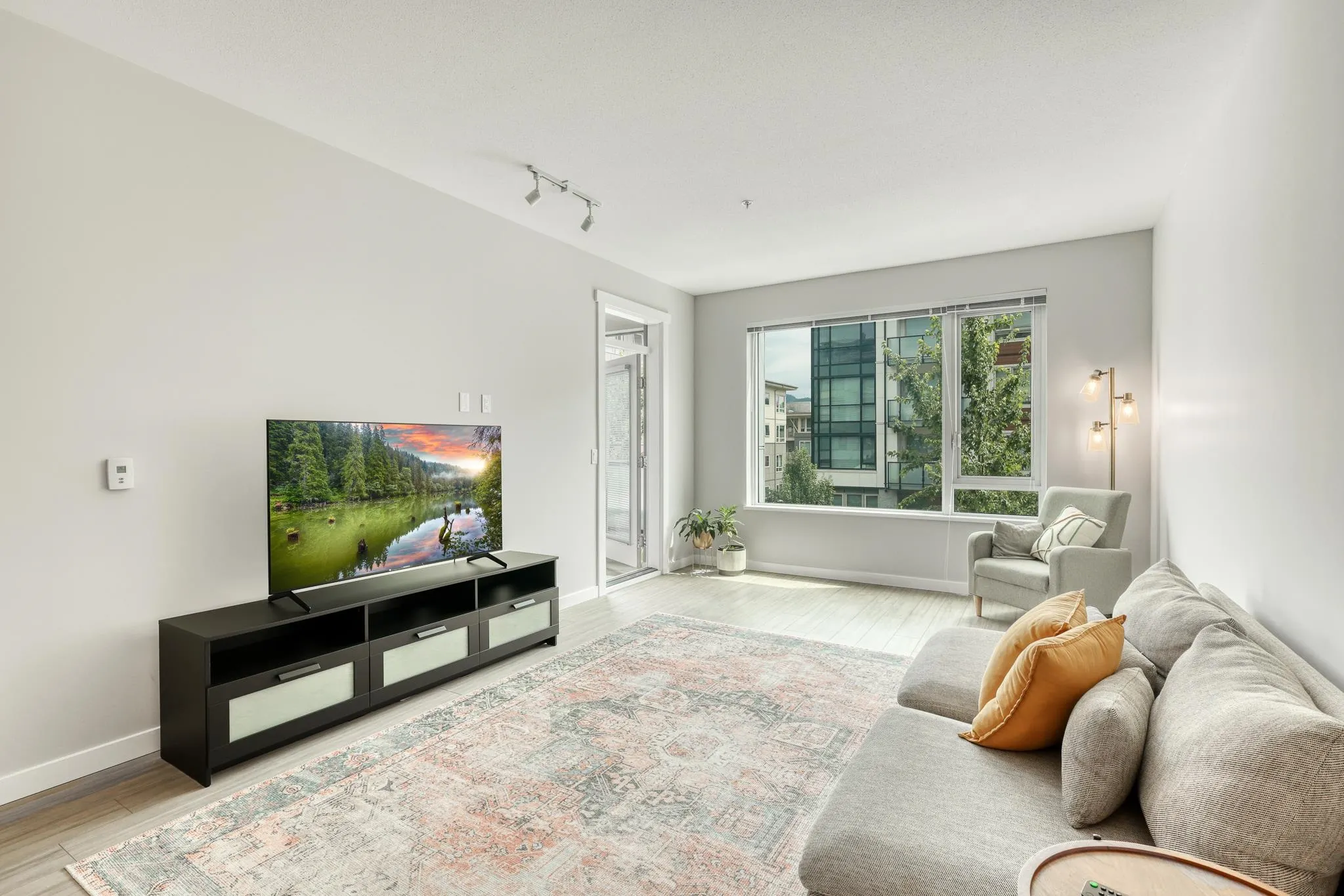 205 2651 Library Lane