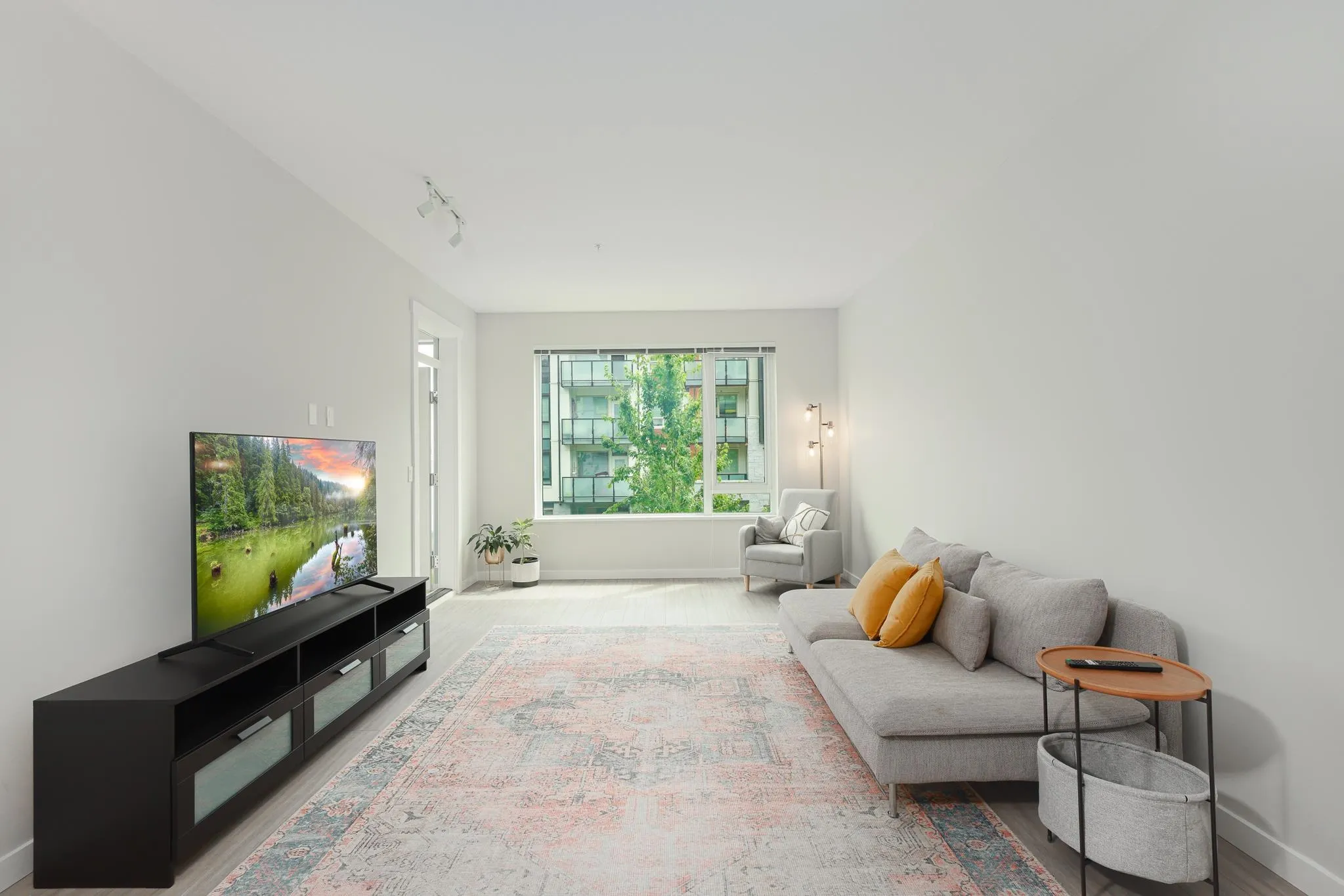 205 2651 Library Lane