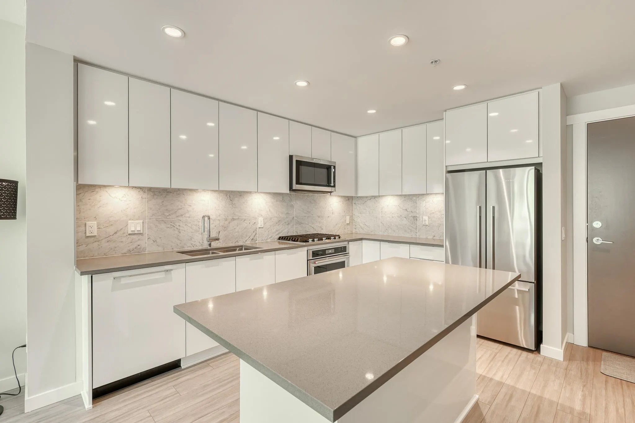 205 2651 Library Lane