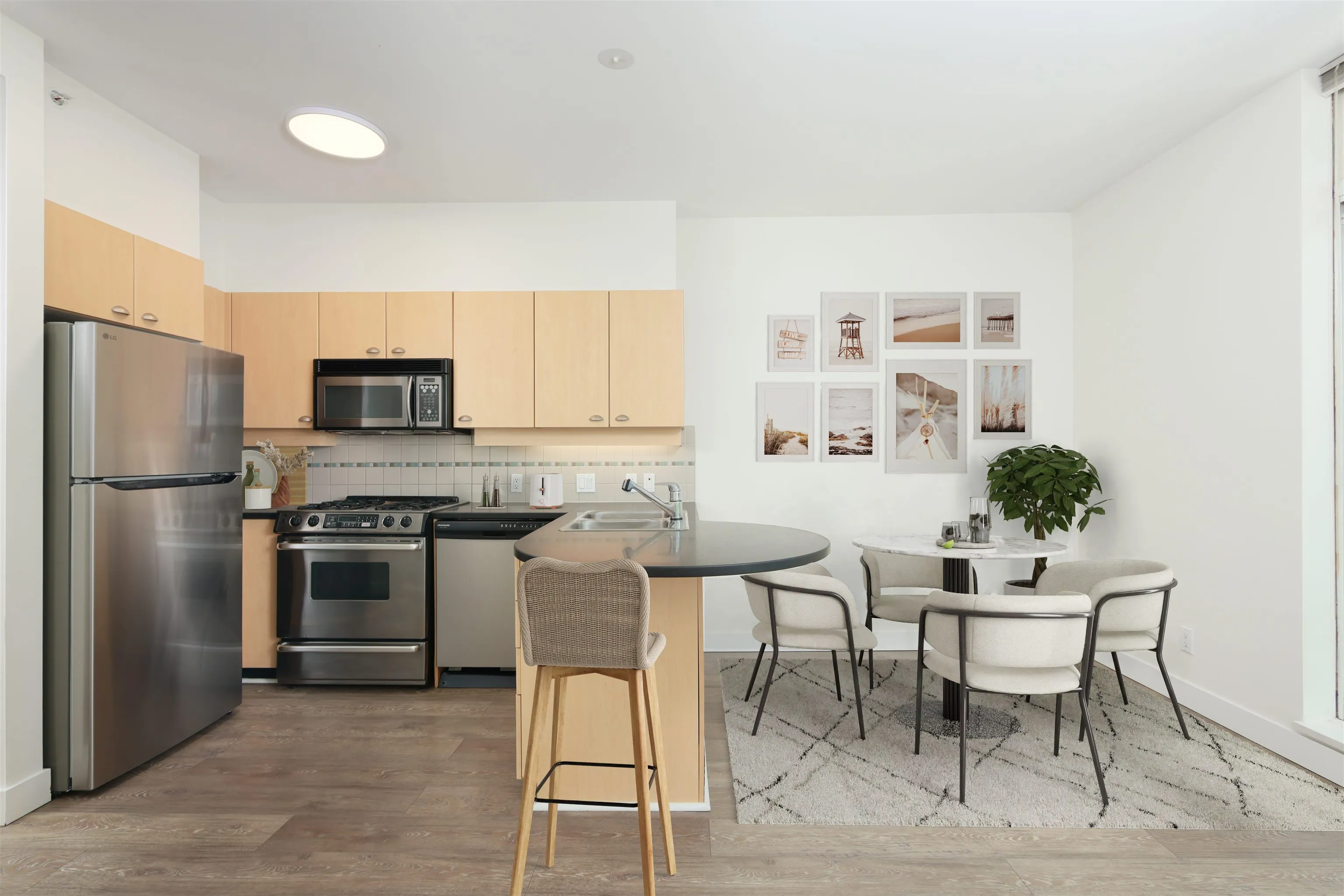 402 1478 W Hastings Street