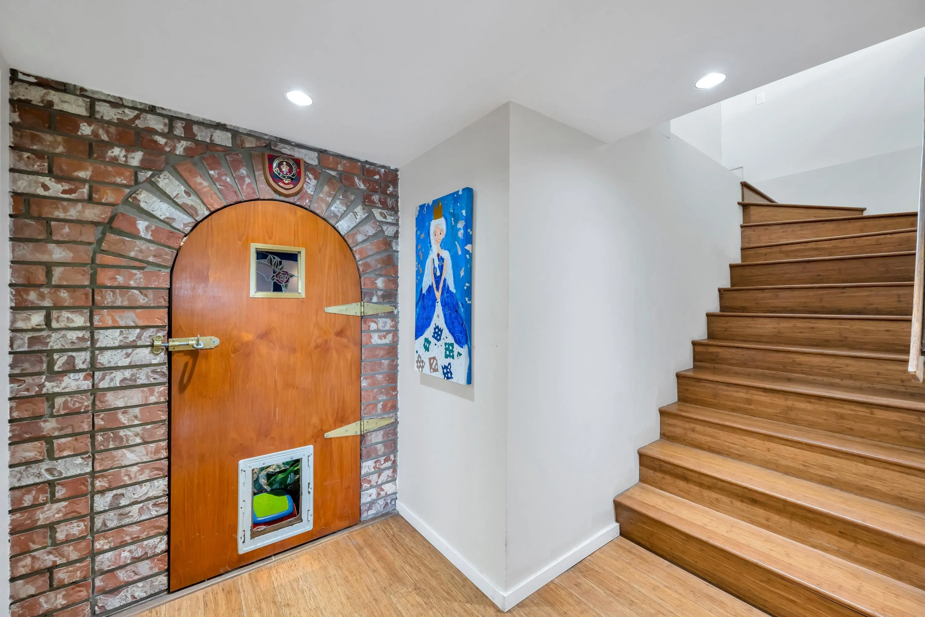 2385 Wall Street