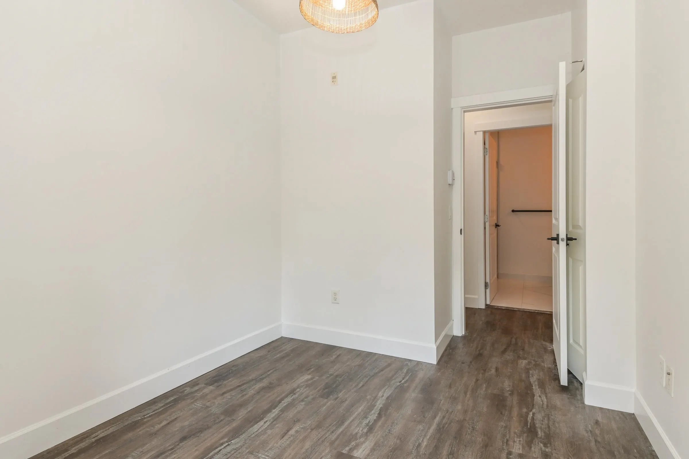 117 801 Klahanie Drive