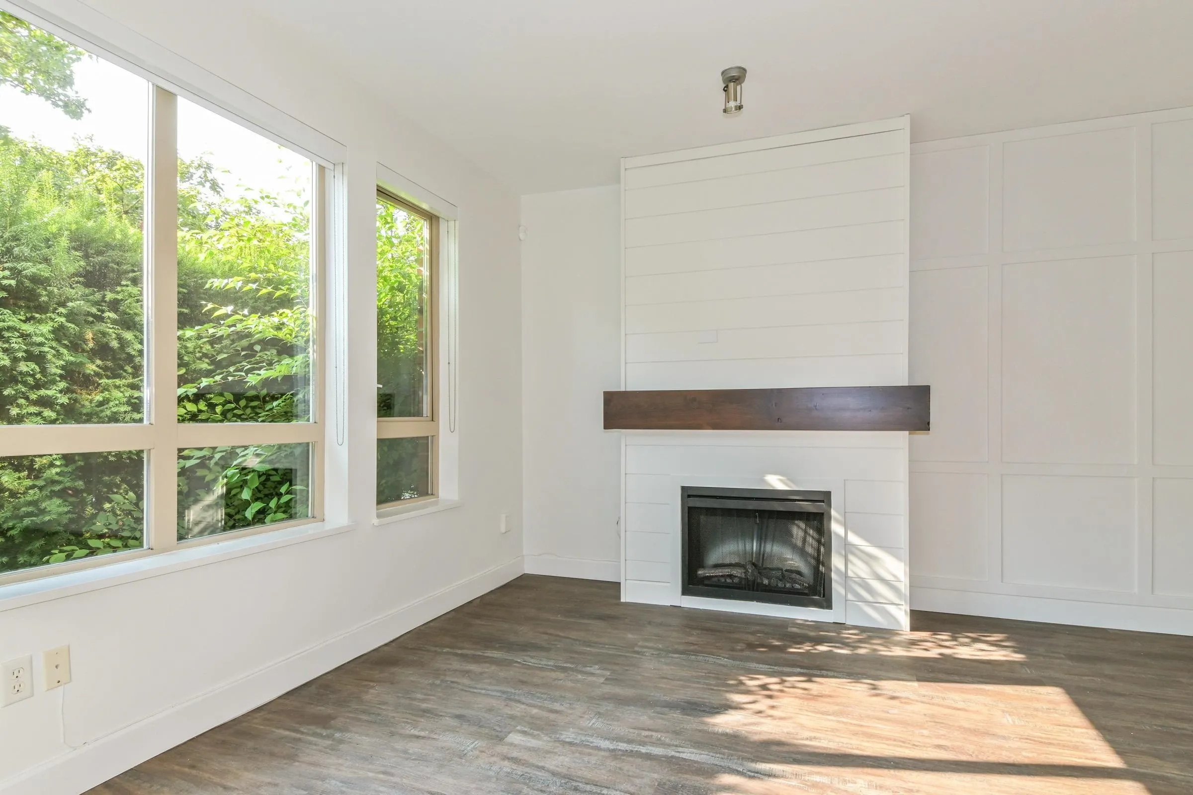 117 801 Klahanie Drive