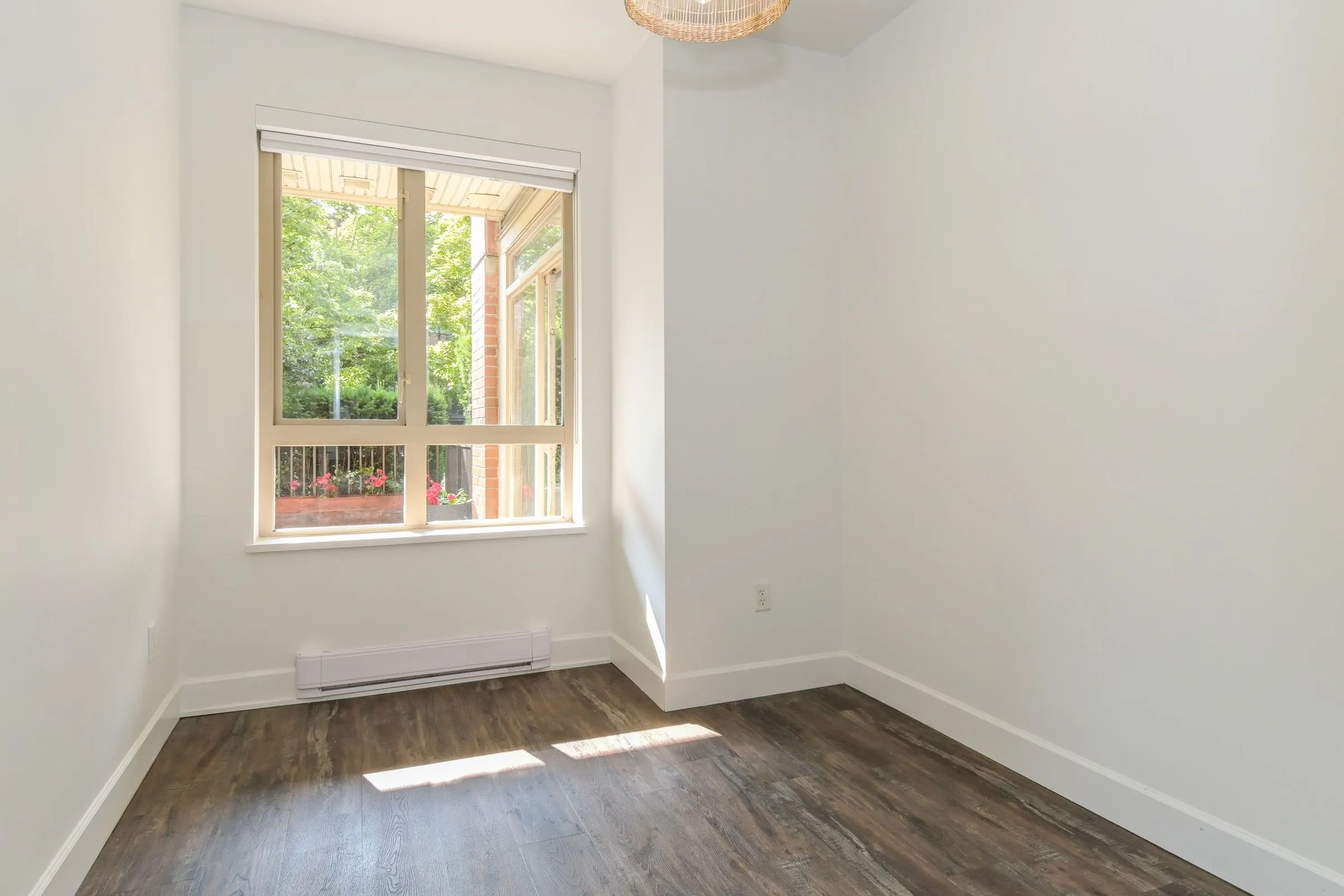 117 801 Klahanie Drive
