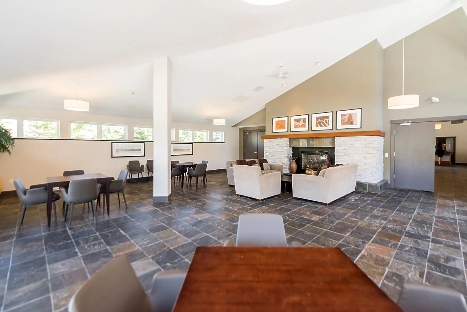 117 801 Klahanie Drive