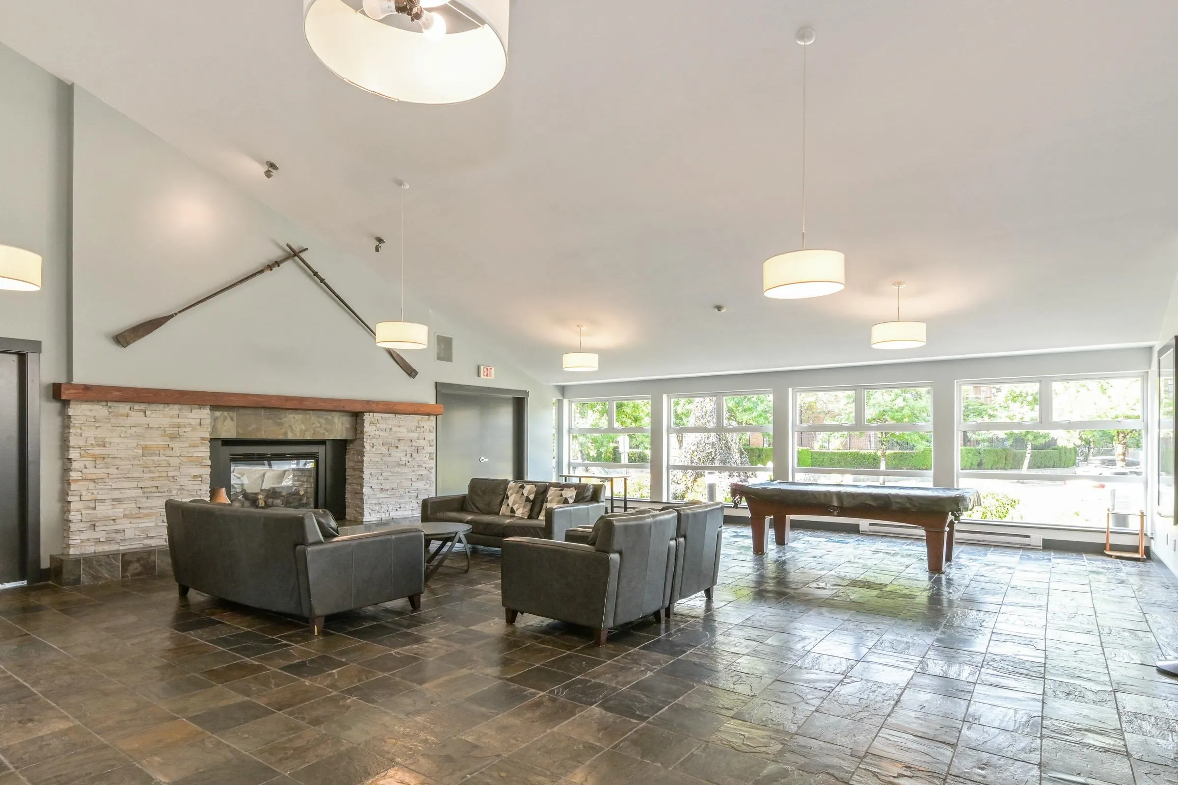 117 801 Klahanie Drive