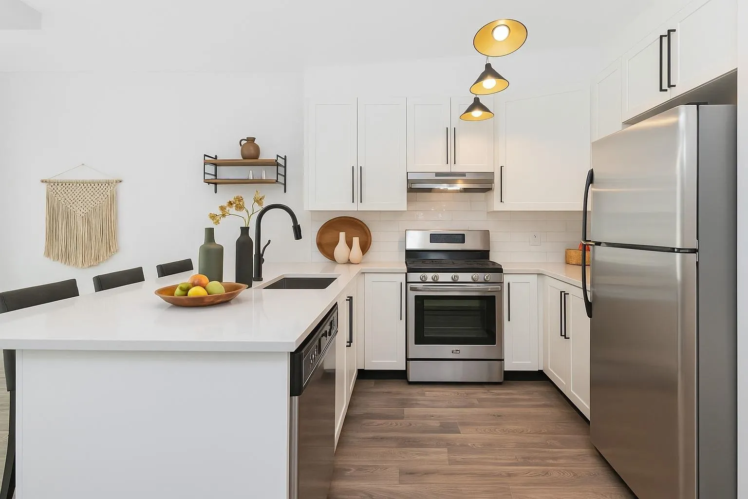 117 801 Klahanie Drive