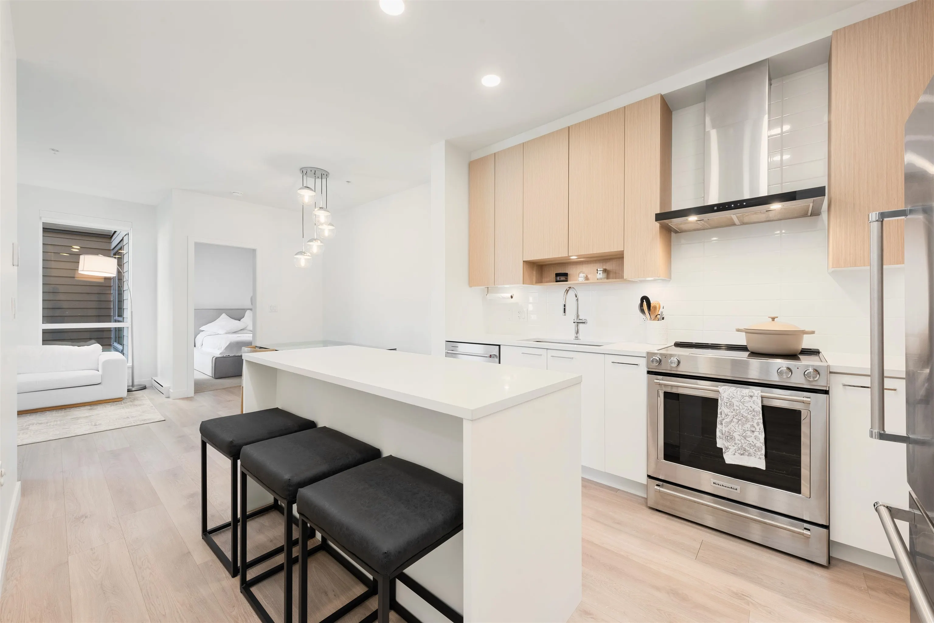 222 7588 16th Street
