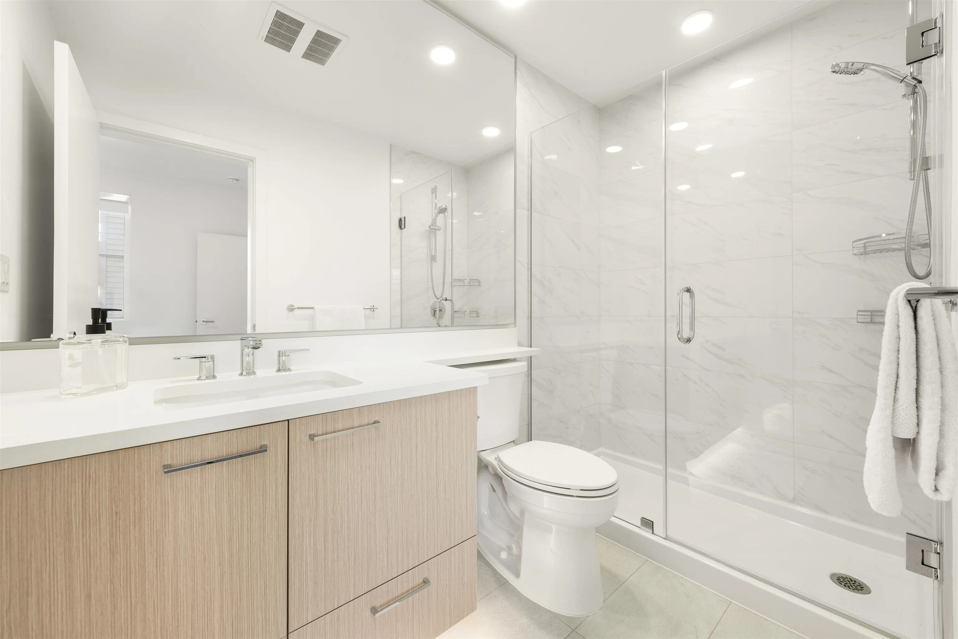 222 7588 16th Street