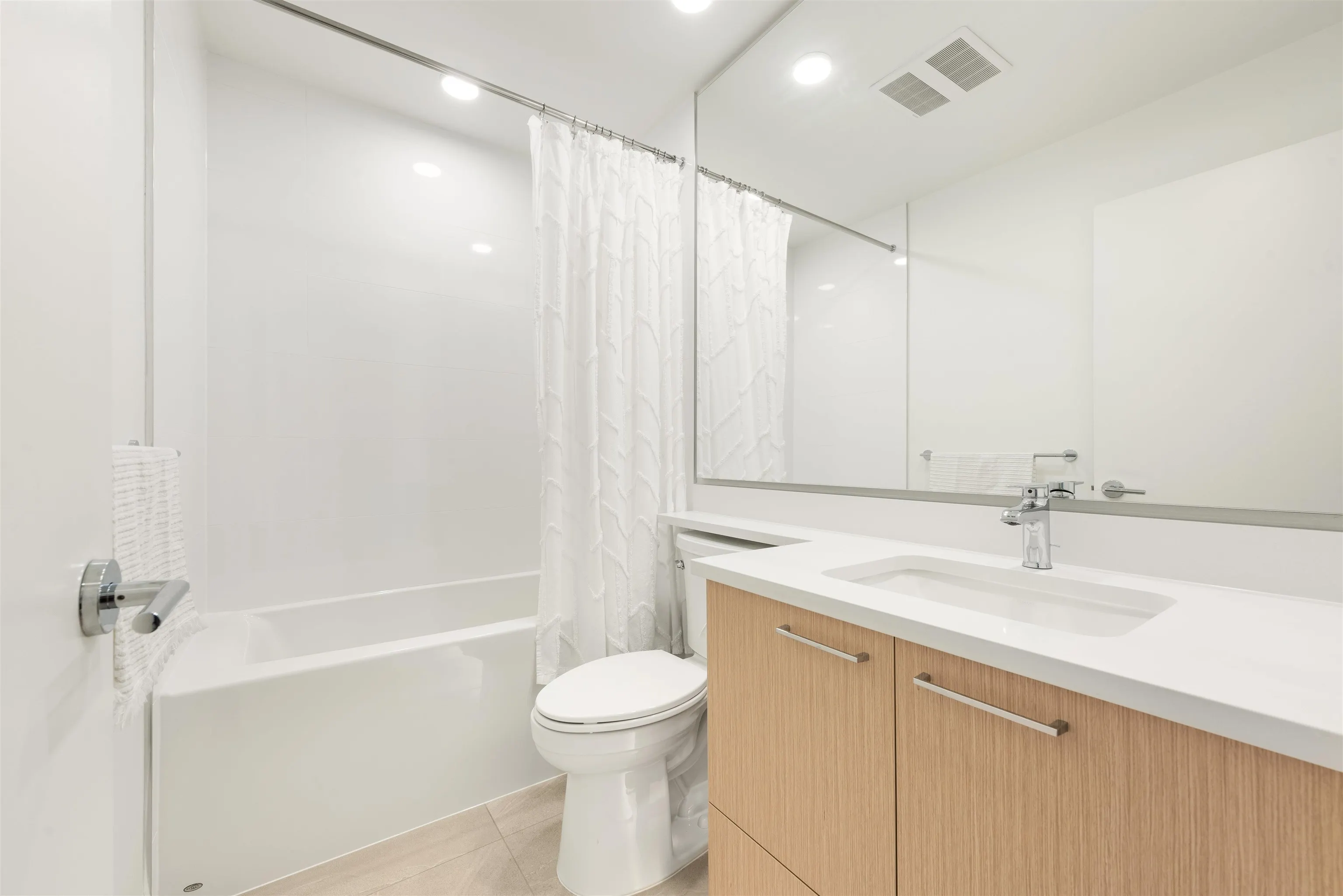 222 7588 16th Street