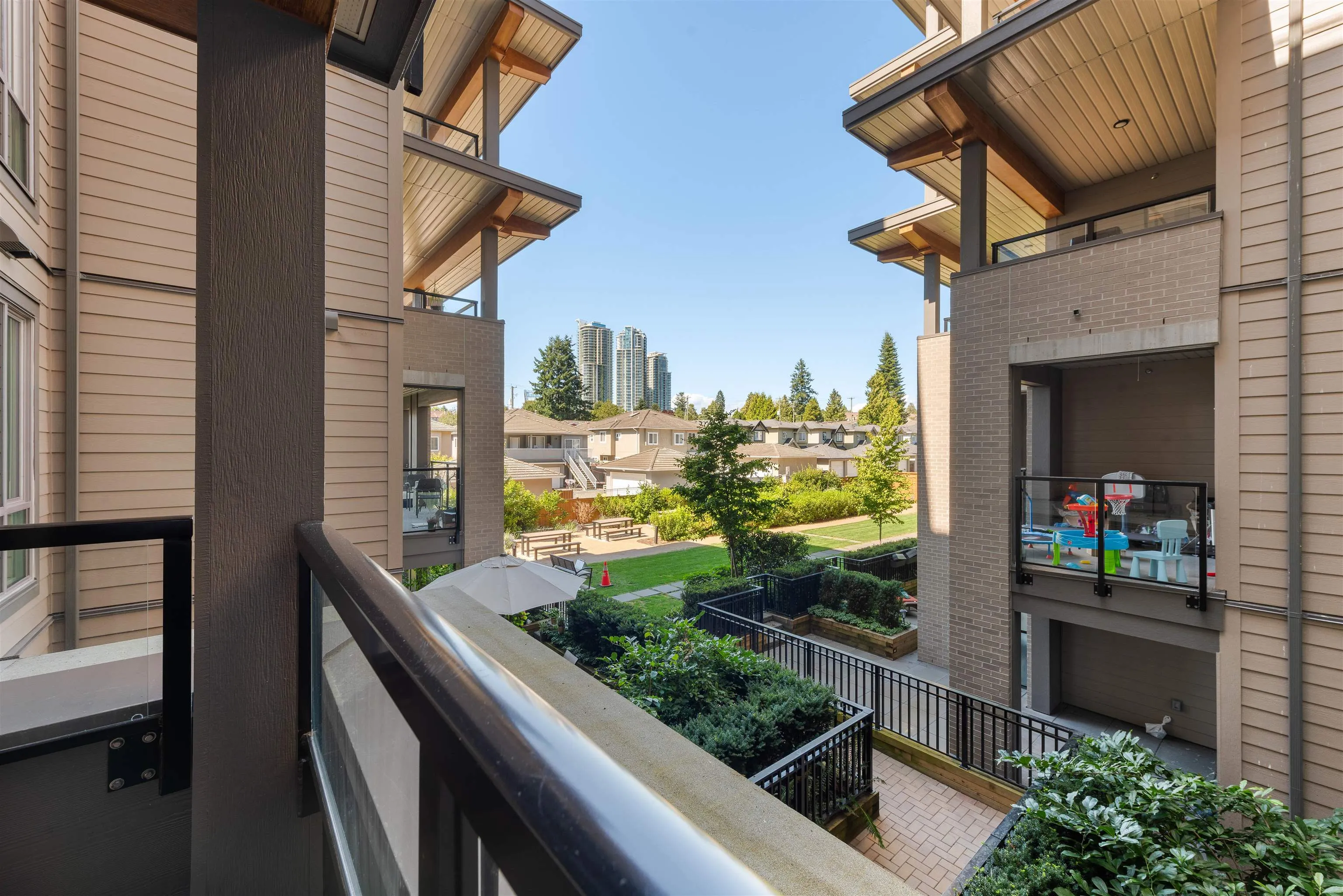 222 7588 16th Street