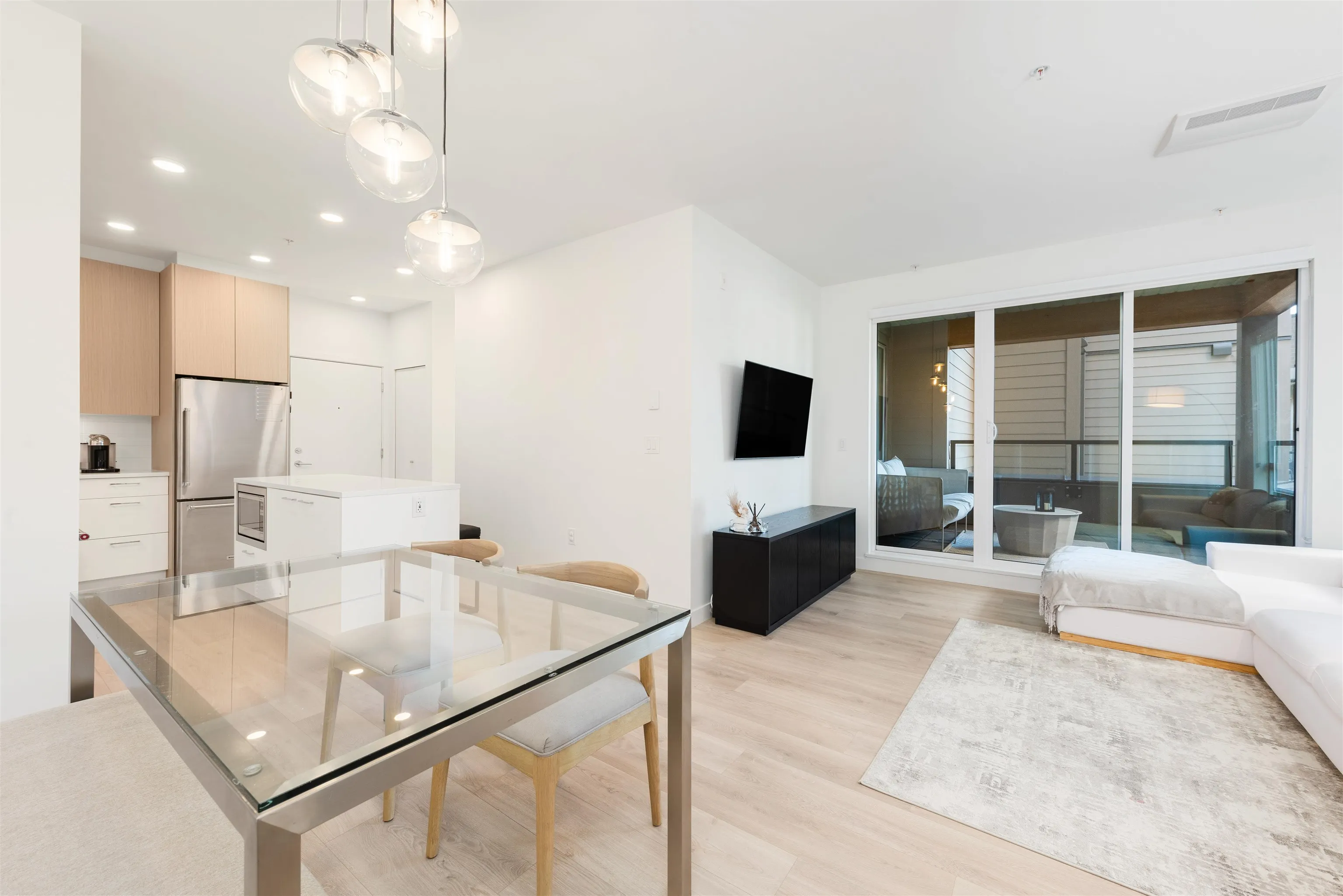 222 7588 16th Street