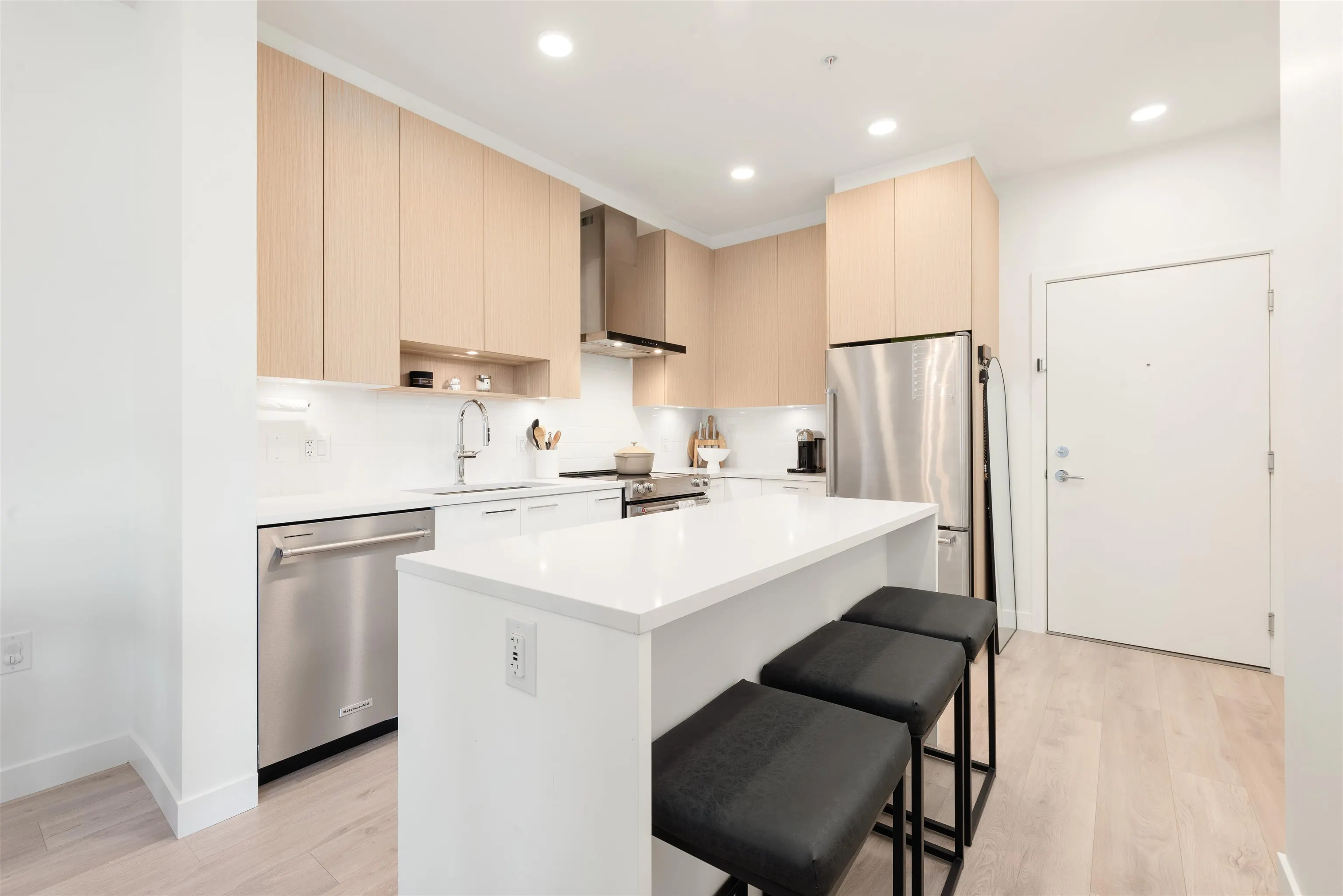 222 7588 16th Street