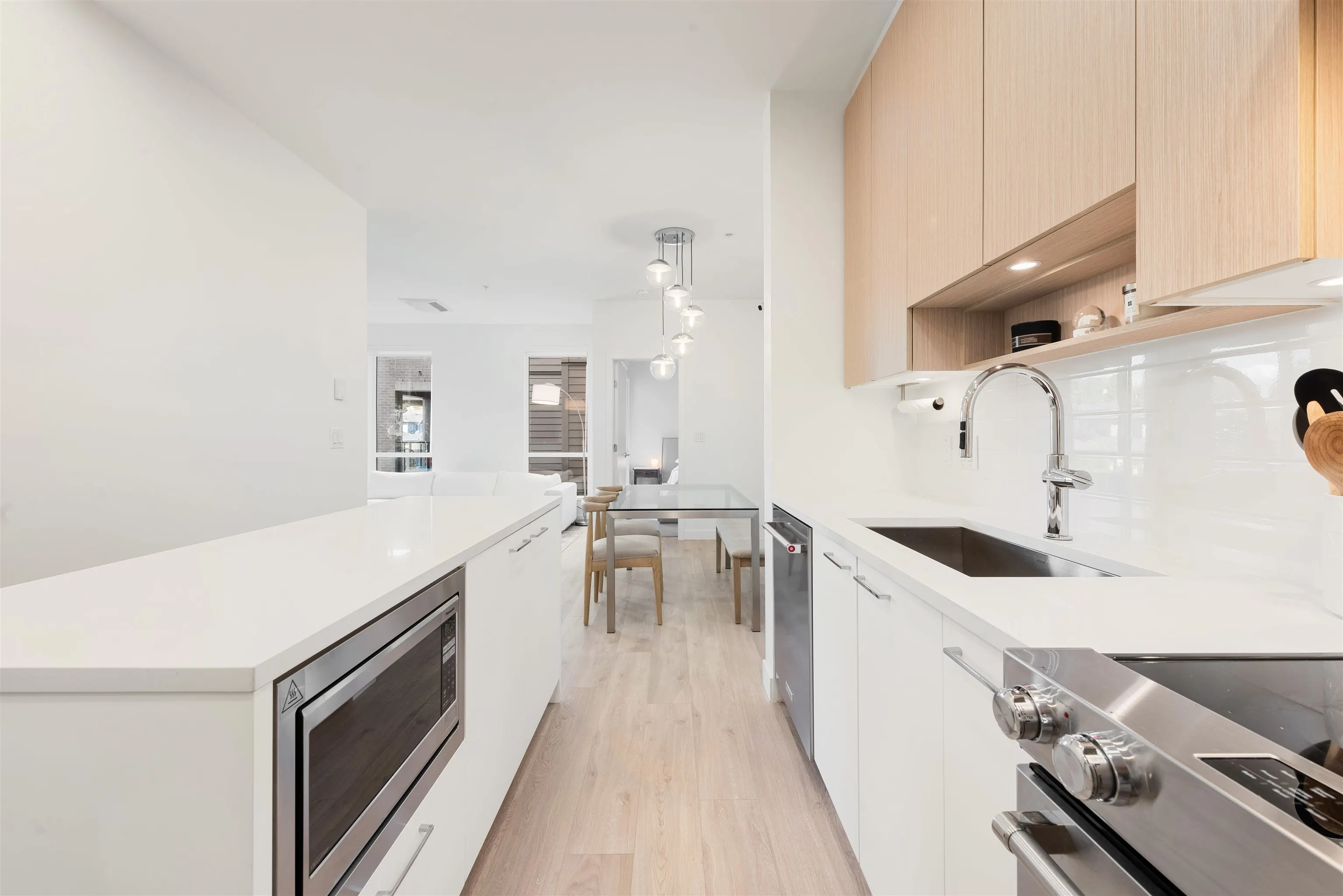 222 7588 16th Street