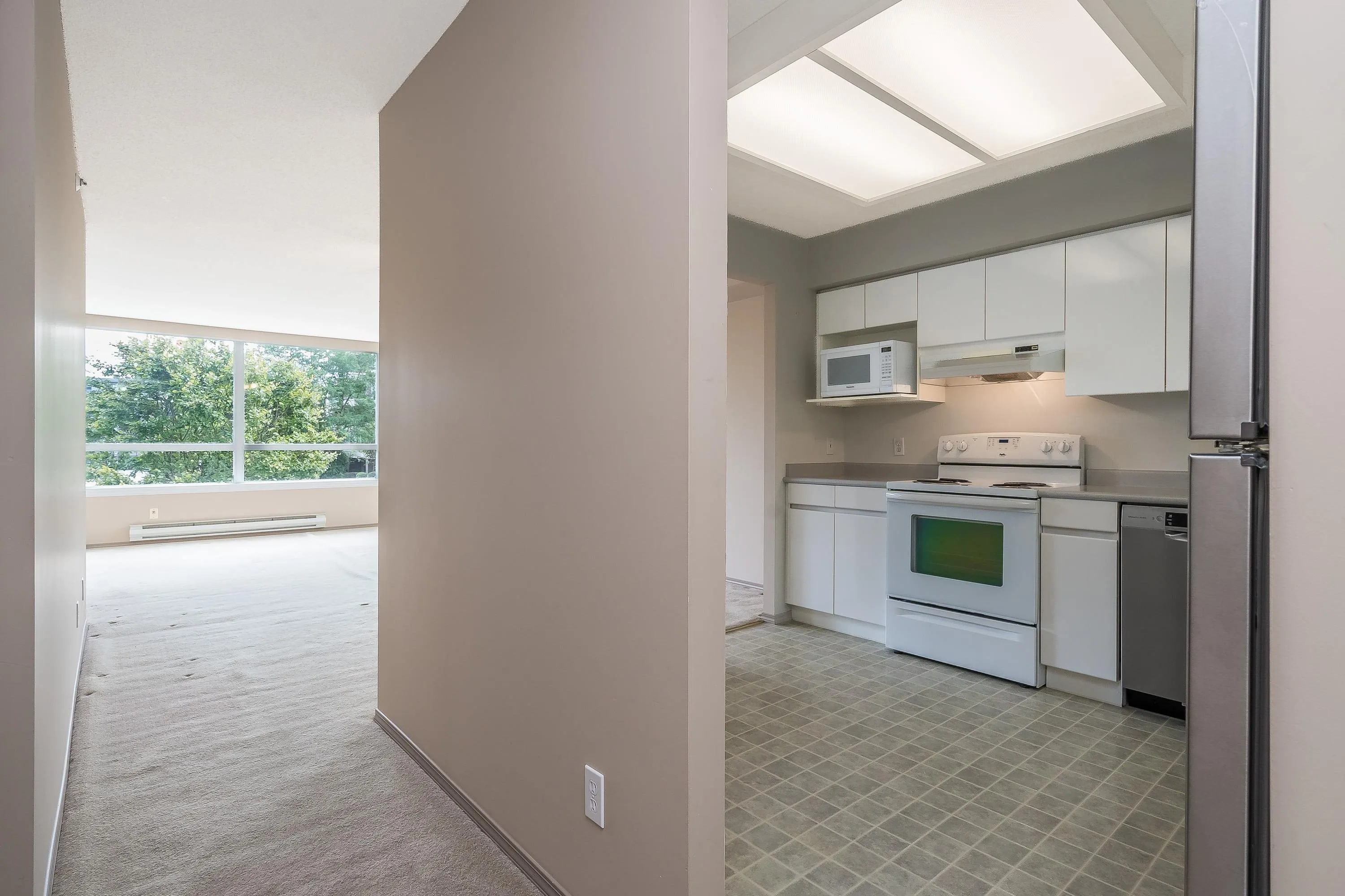 202 3190 Gladwin Road