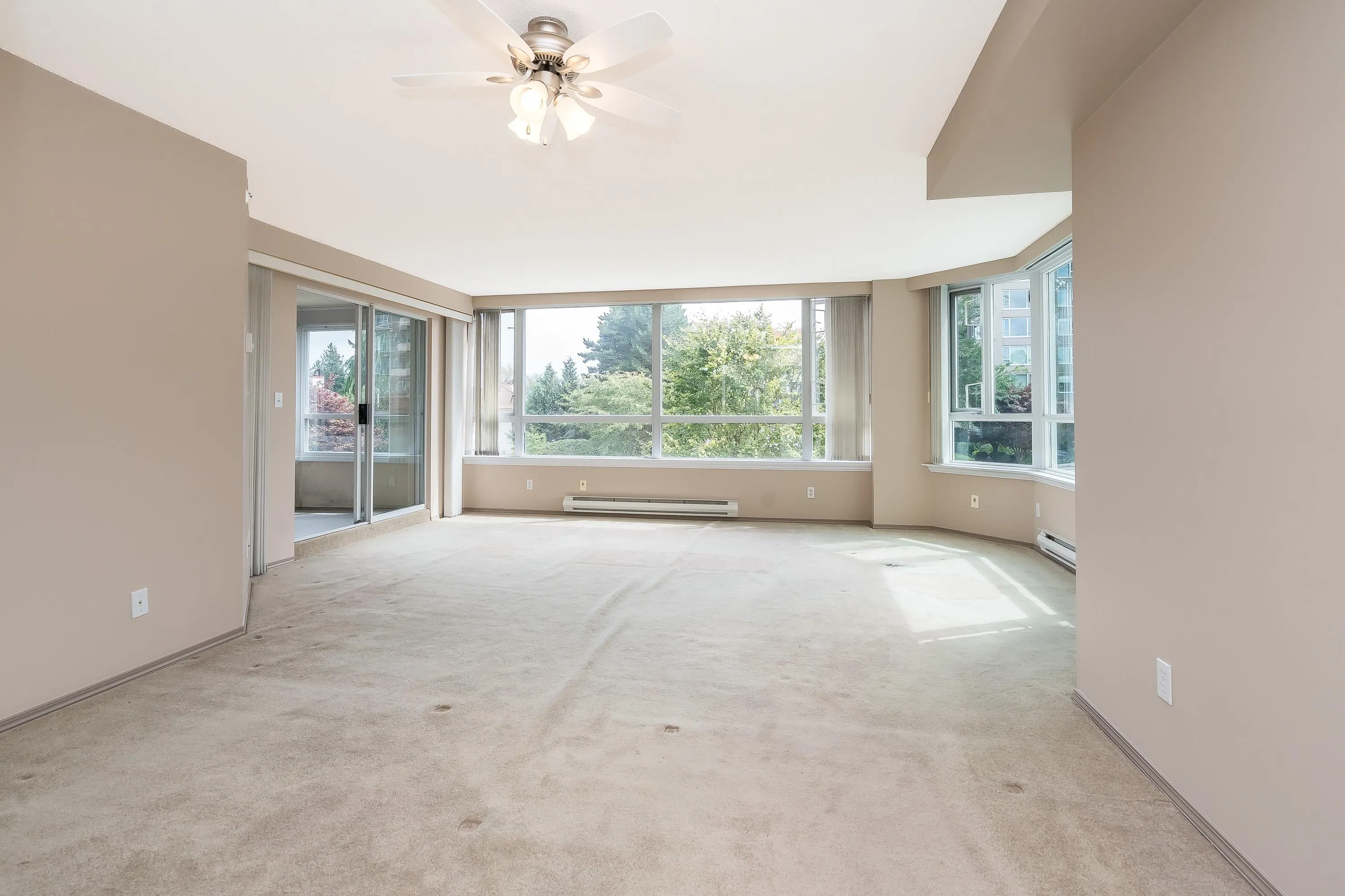 202 3190 Gladwin Road