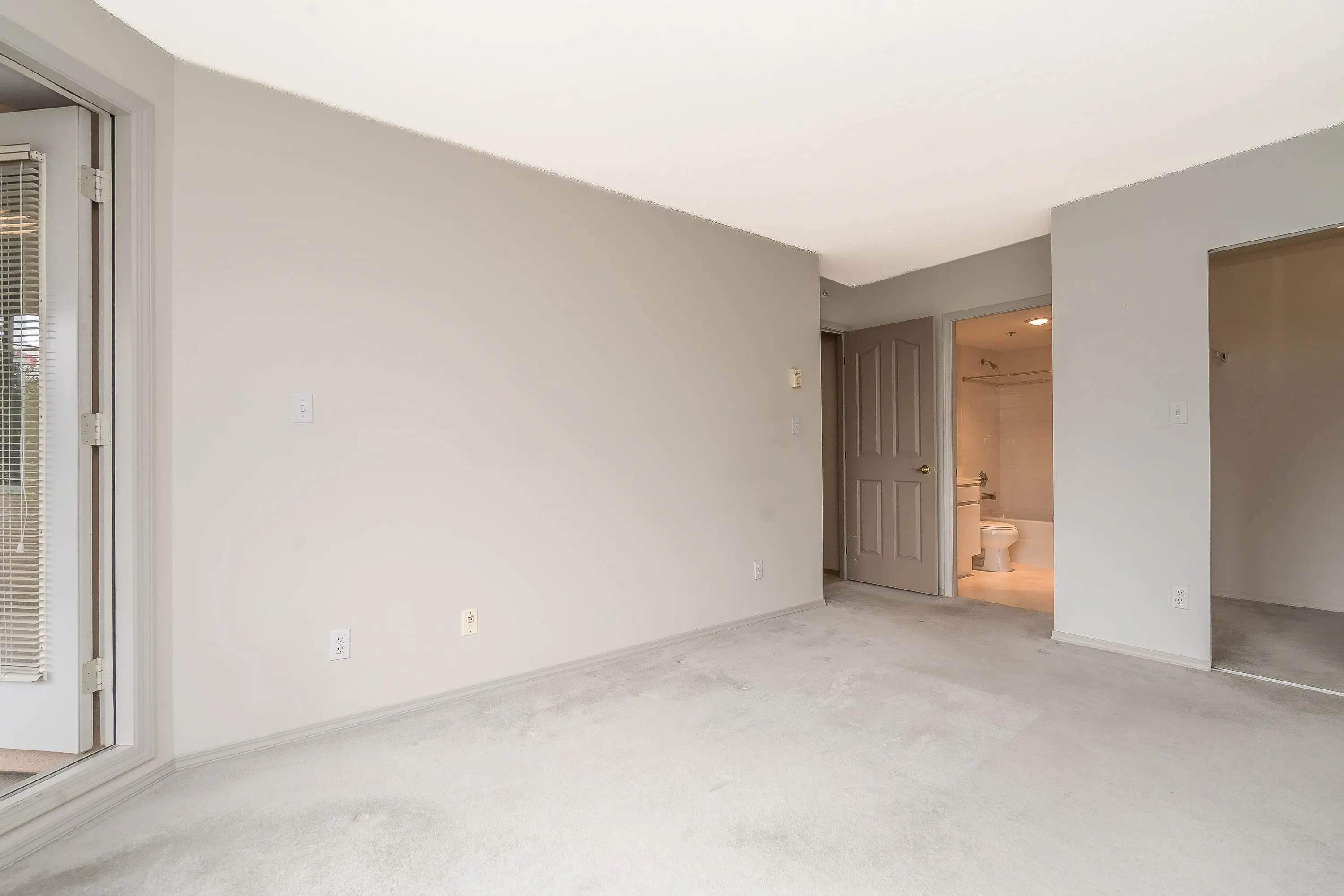 202 3190 Gladwin Road