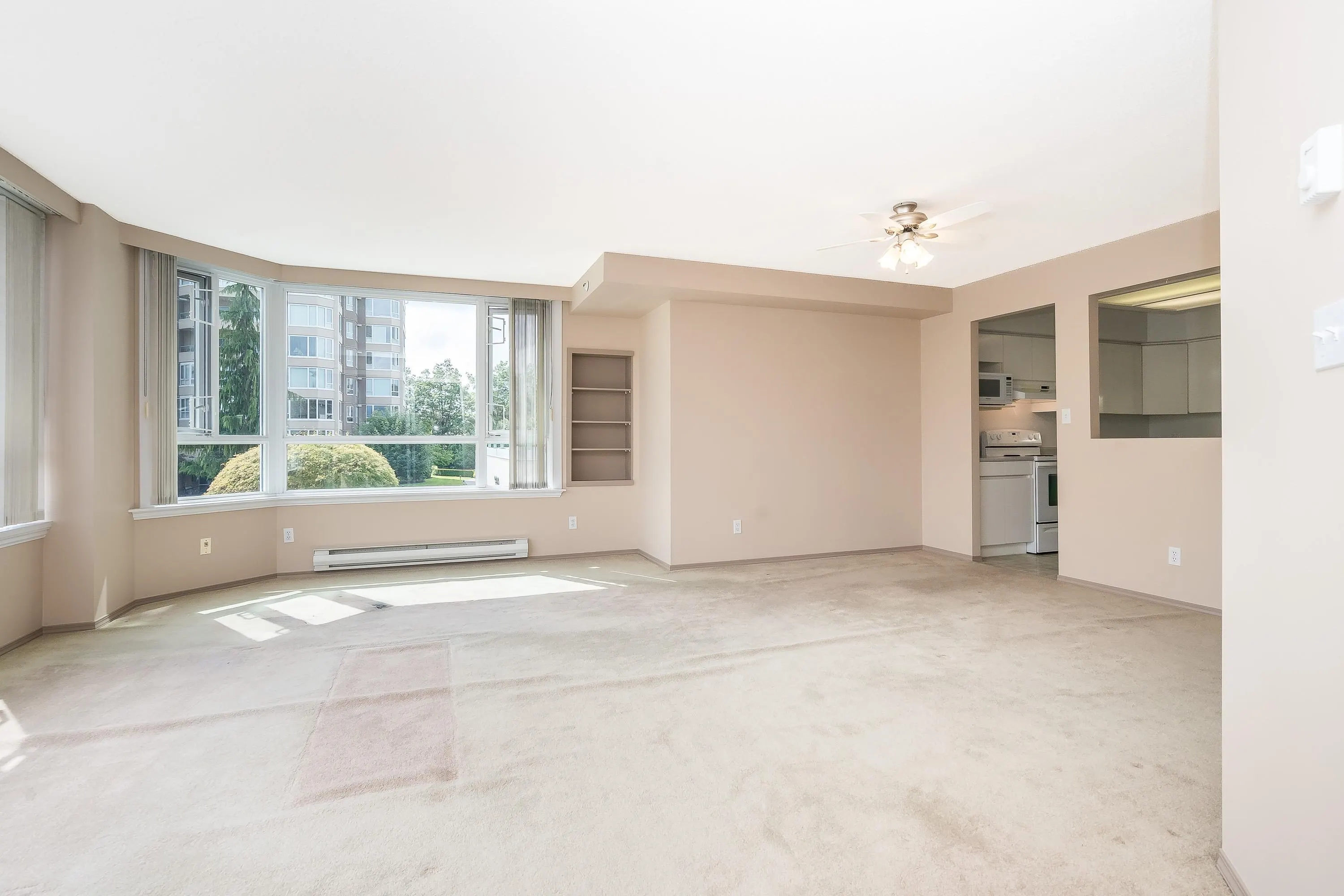 202 3190 Gladwin Road