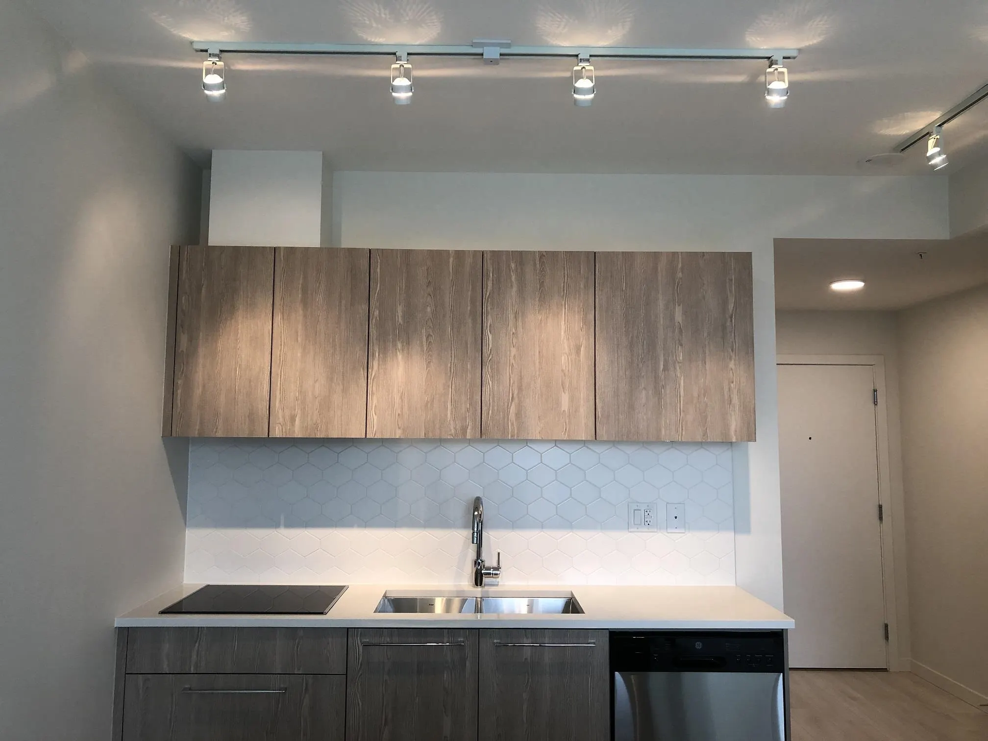 1905 691 North Road