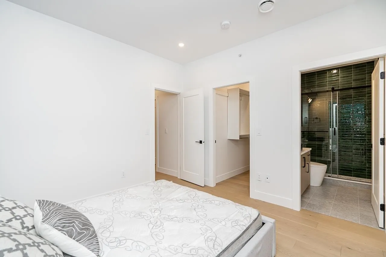 1 2753 Nanaimo Street