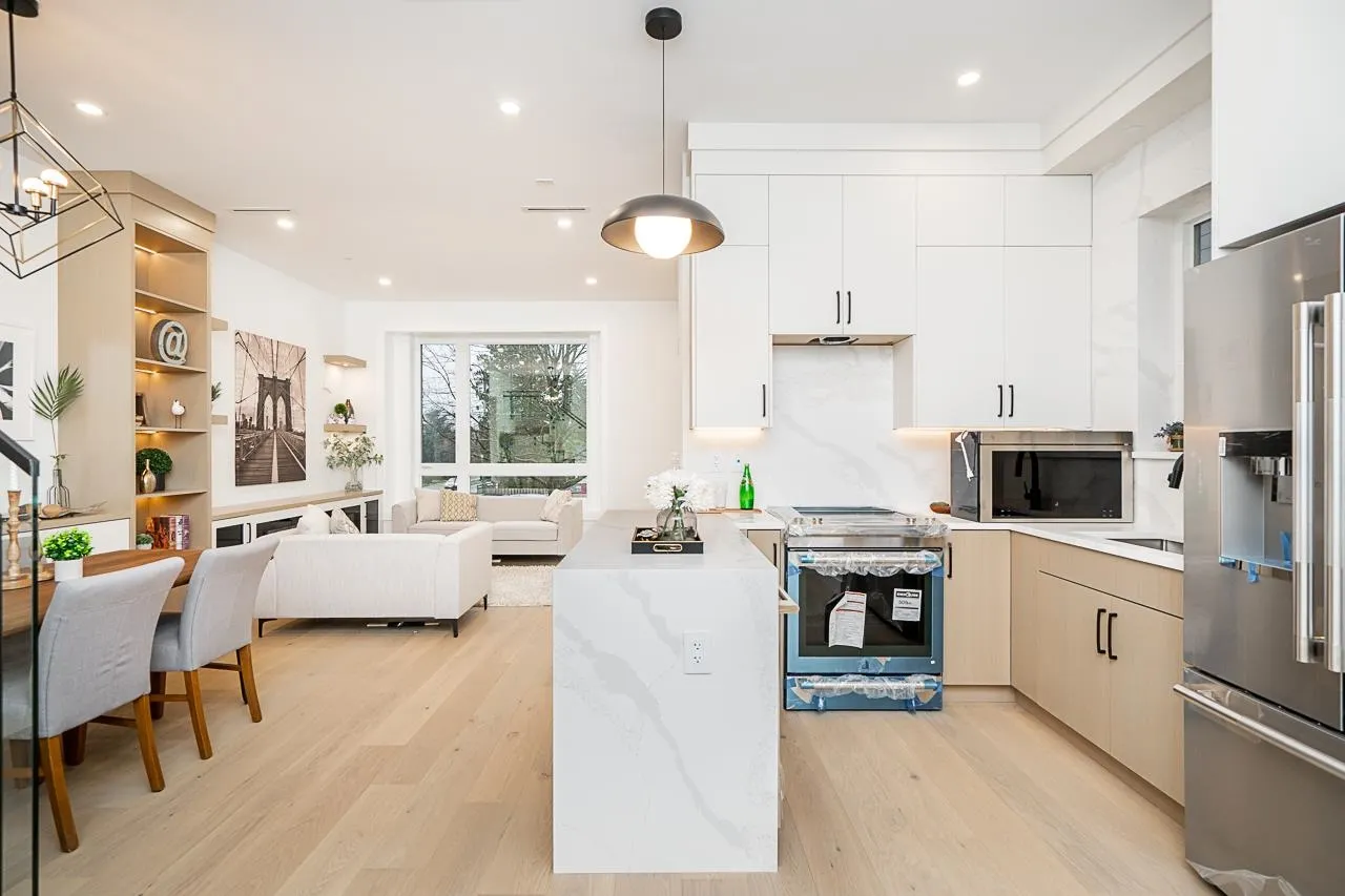 1 2753 Nanaimo Street