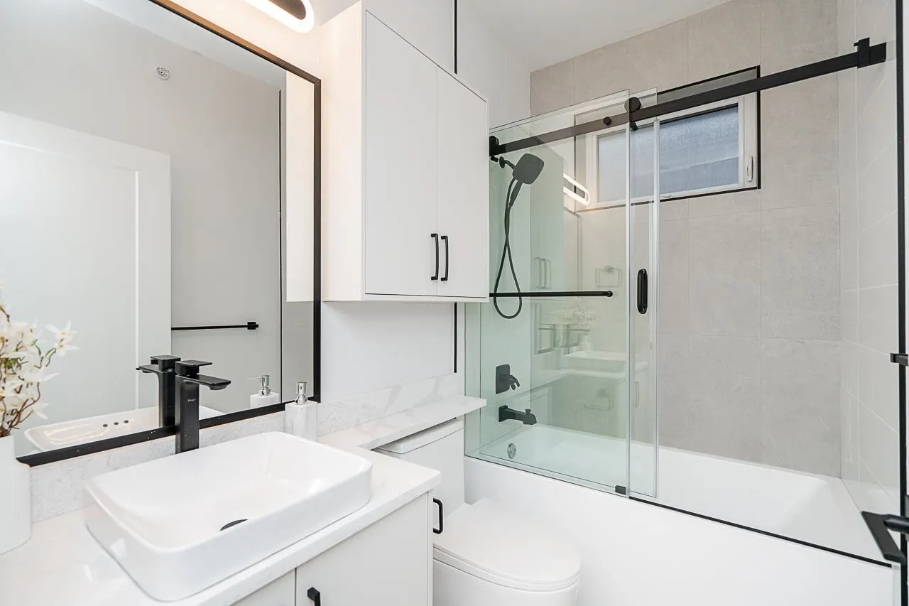 1 2753 Nanaimo Street