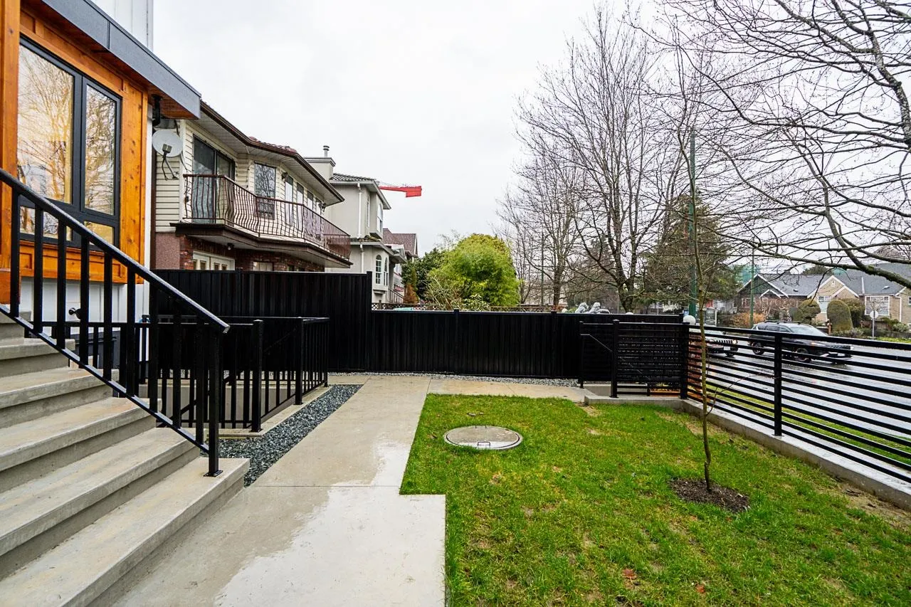 1 2753 Nanaimo Street