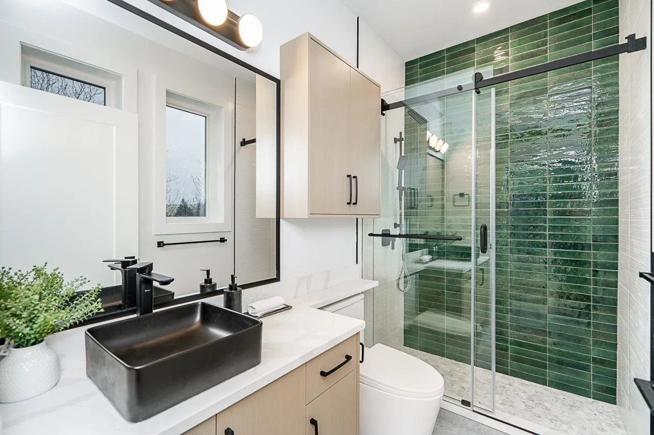 1 2753 Nanaimo Street