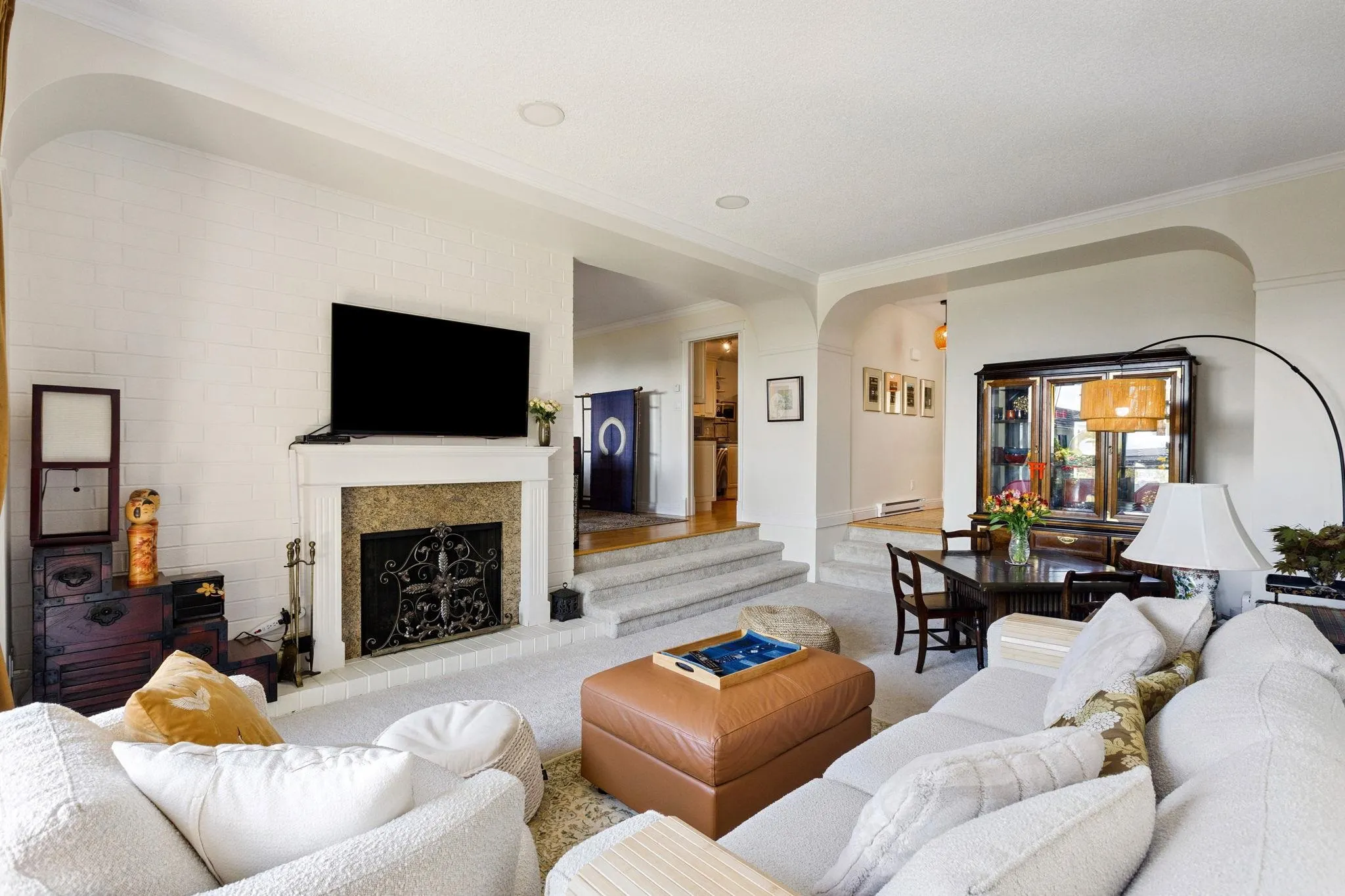 24 2214 Folkestone Way