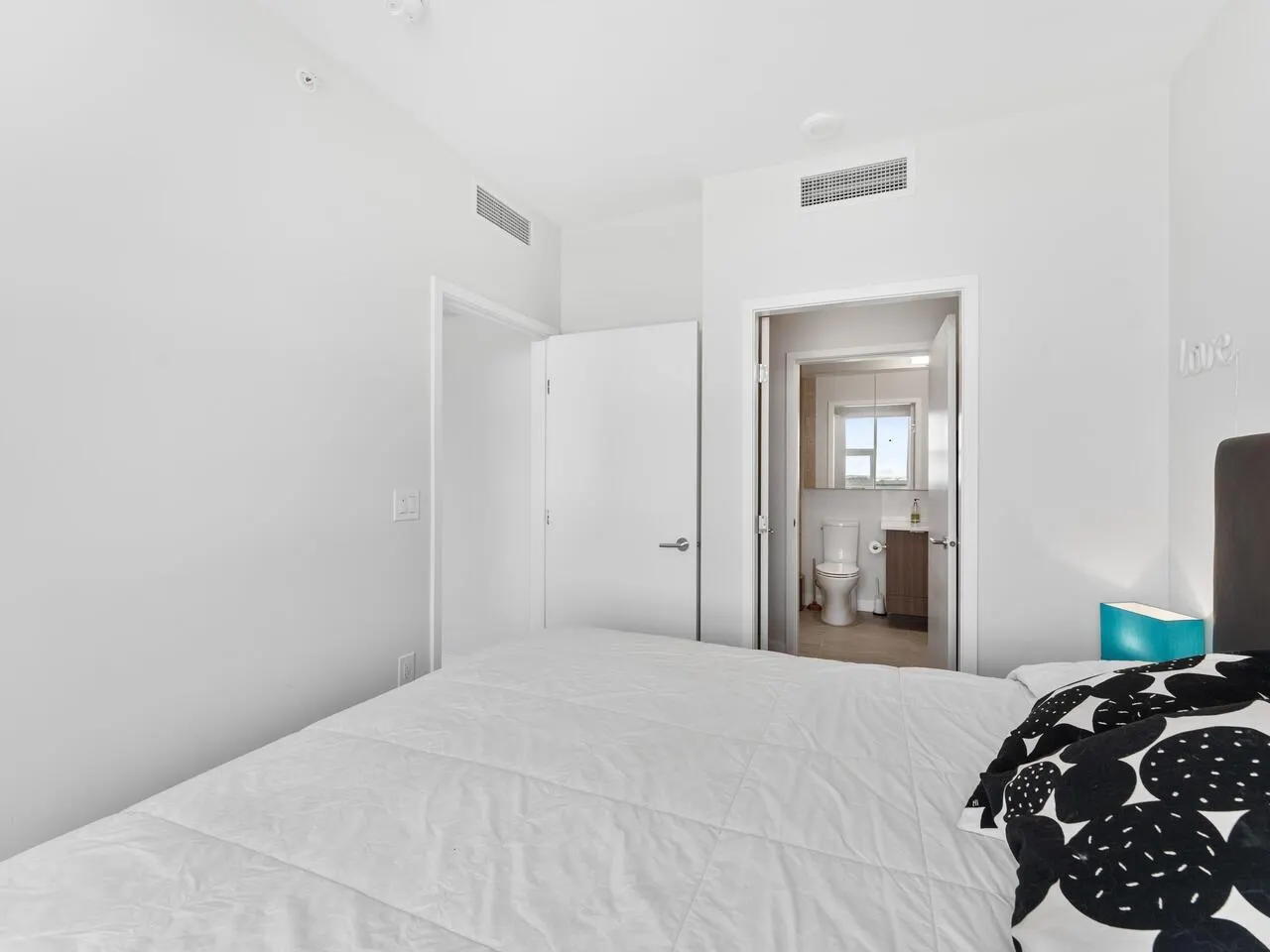 1501 3430 E Kent Avenue
