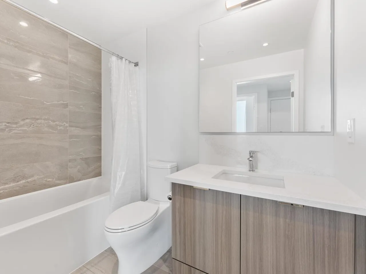 1501 3430 E Kent Avenue