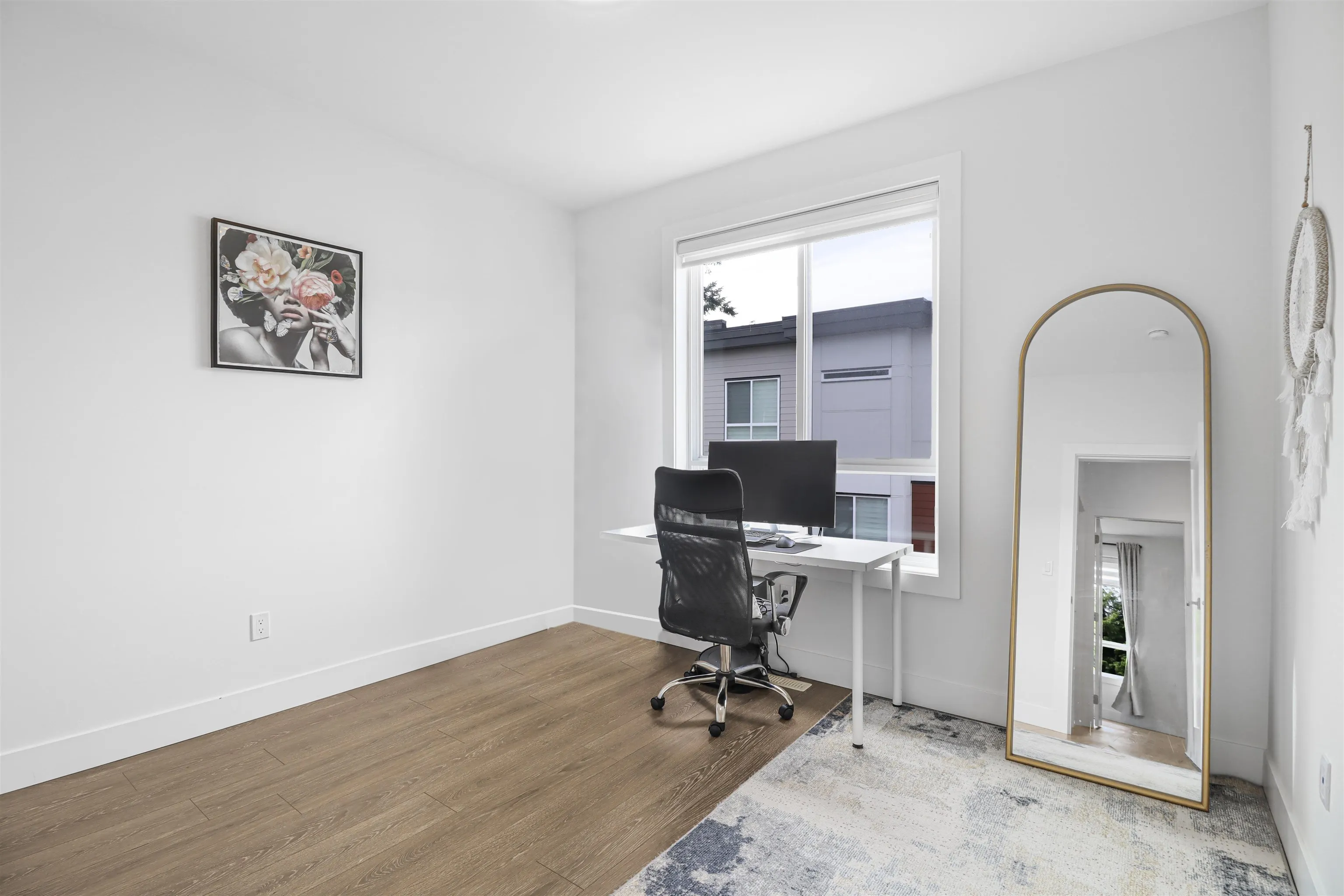 16 1670 160 Street