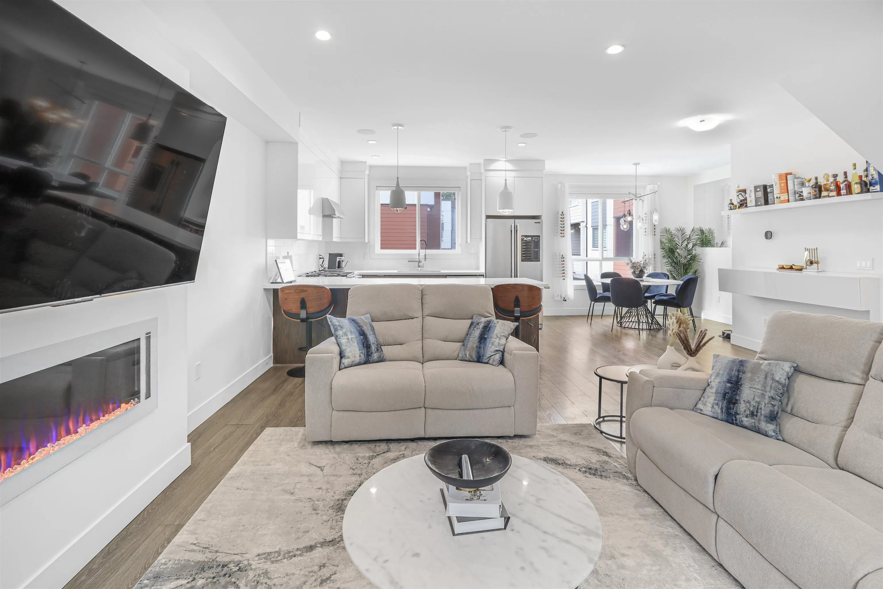16 1670 160 Street