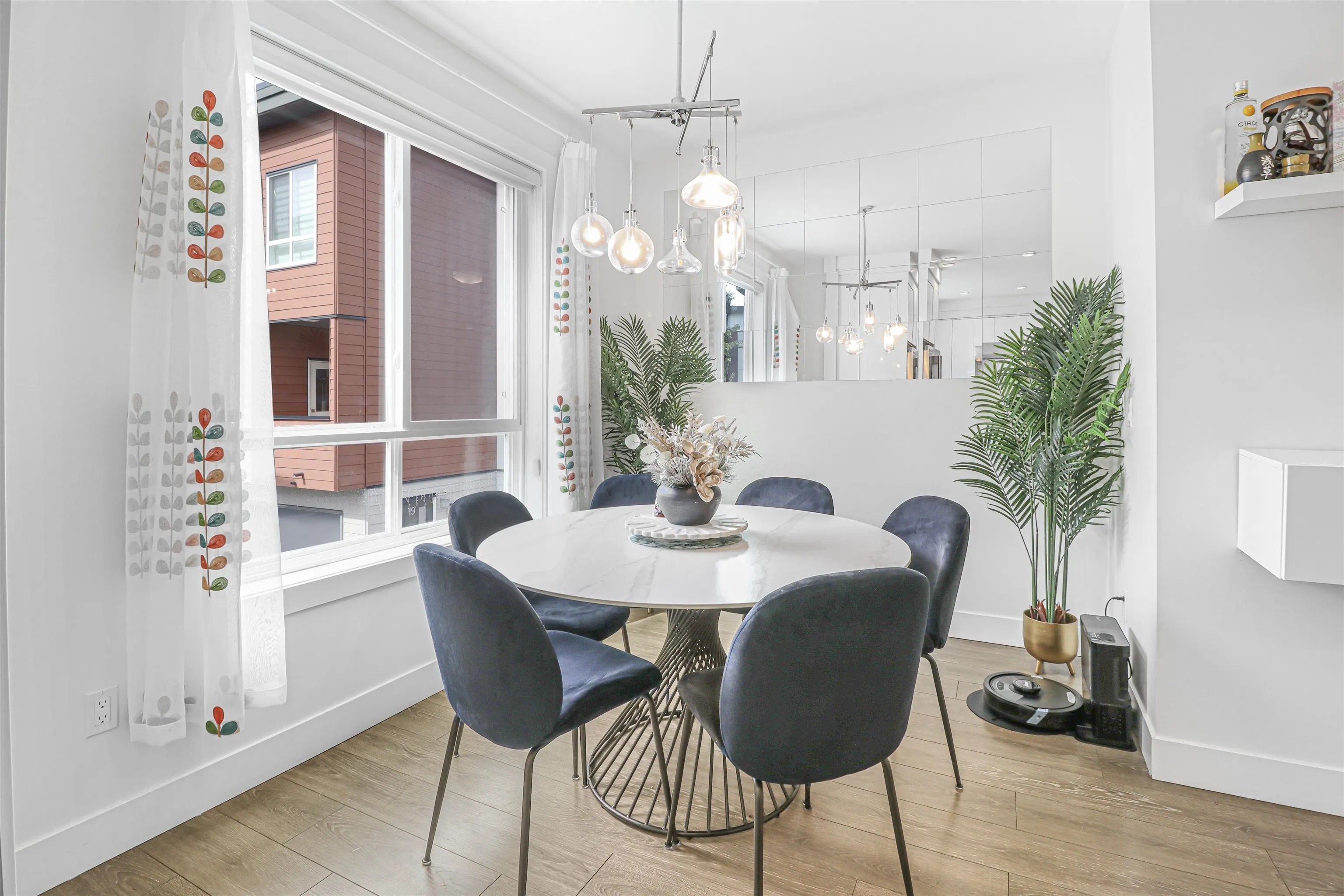 16 1670 160 Street