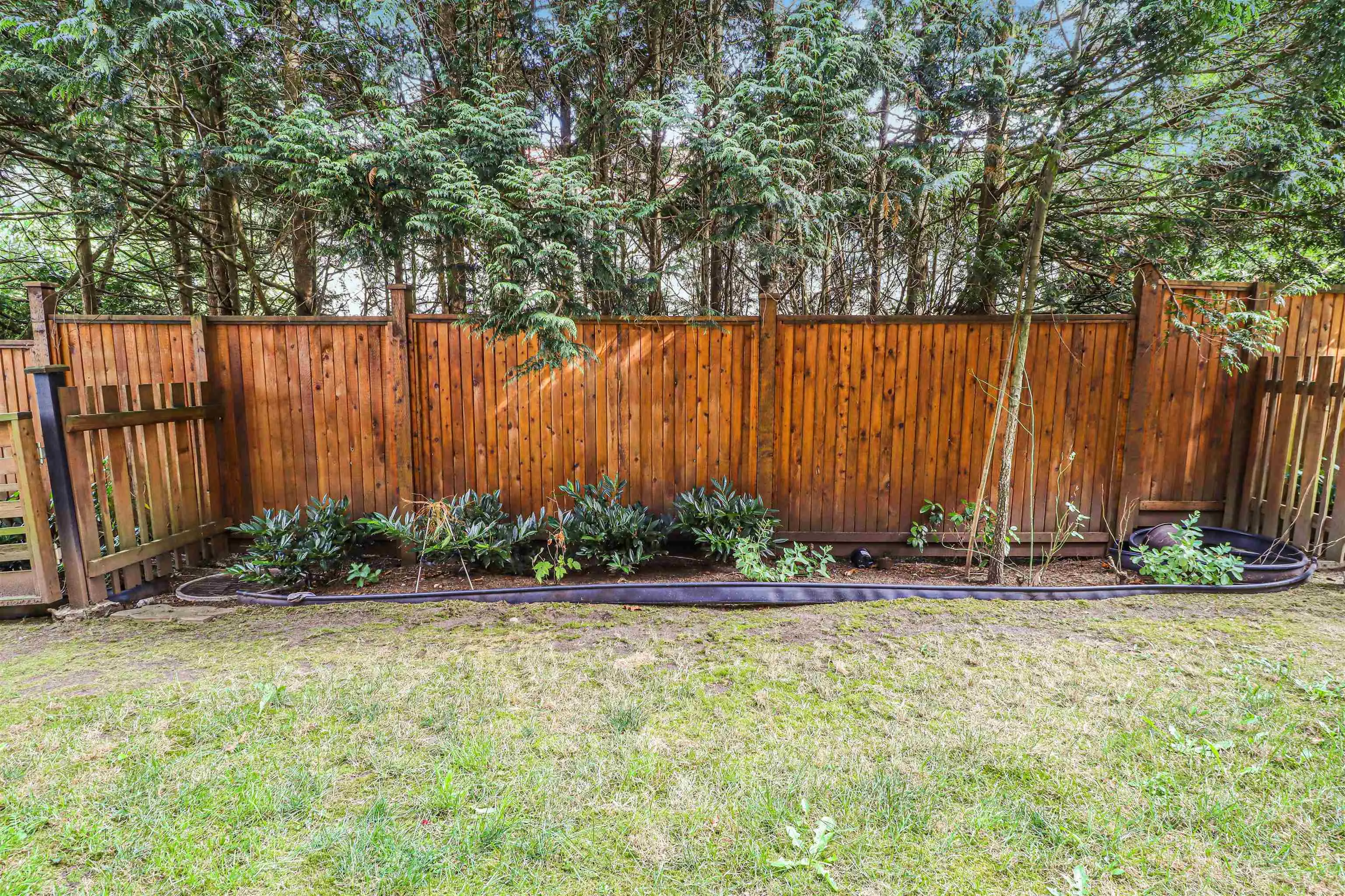 16 1670 160 Street