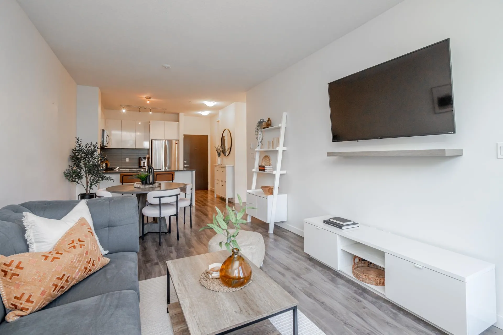 101 15137 33 Avenue