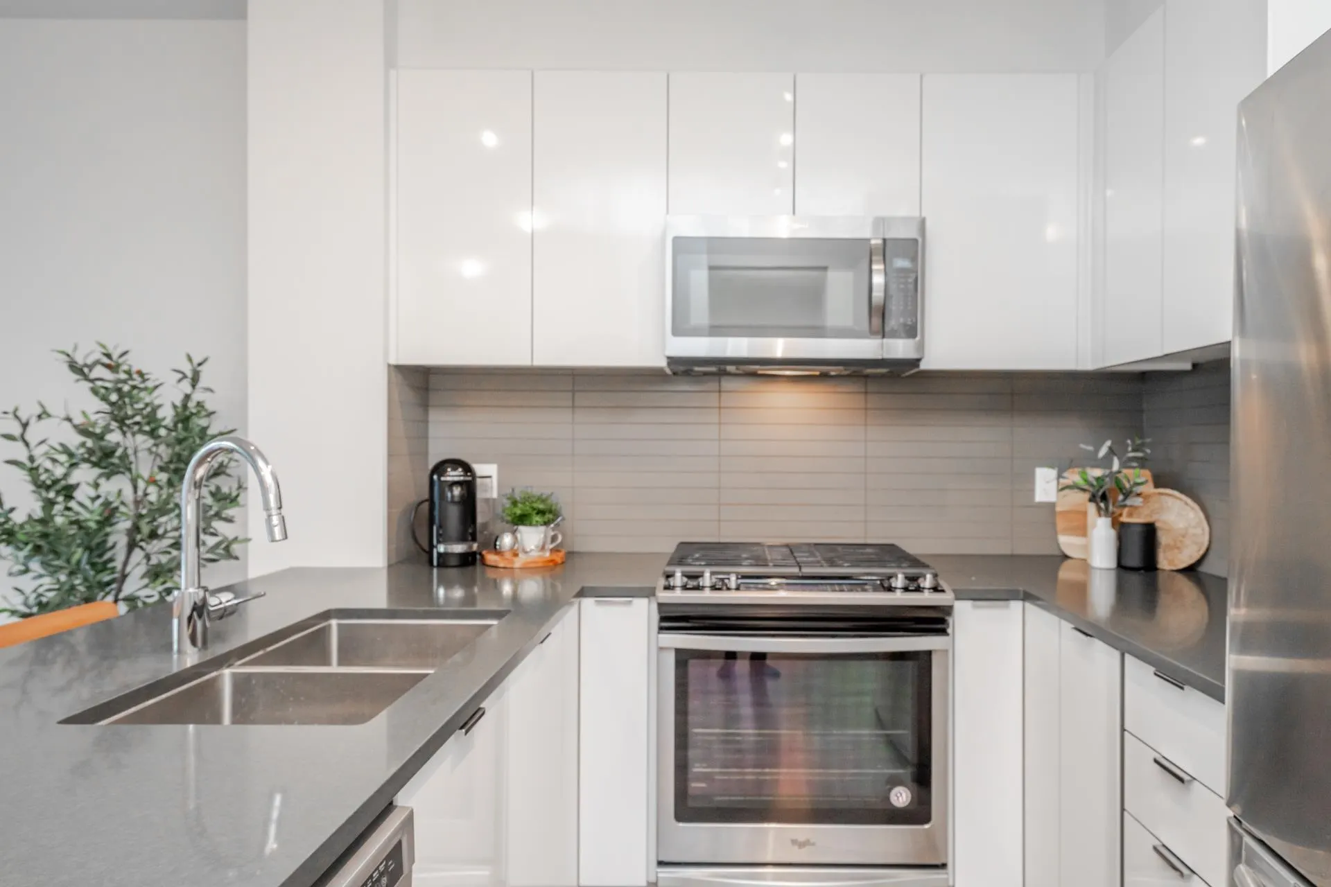 101 15137 33 Avenue