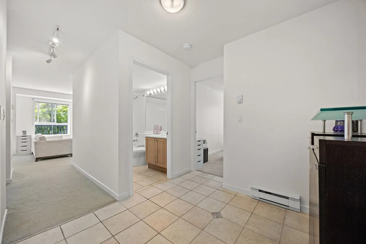 201 5605 Hampton Place