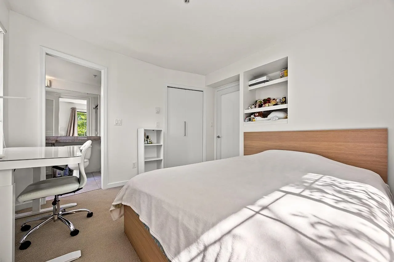 201 5605 Hampton Place