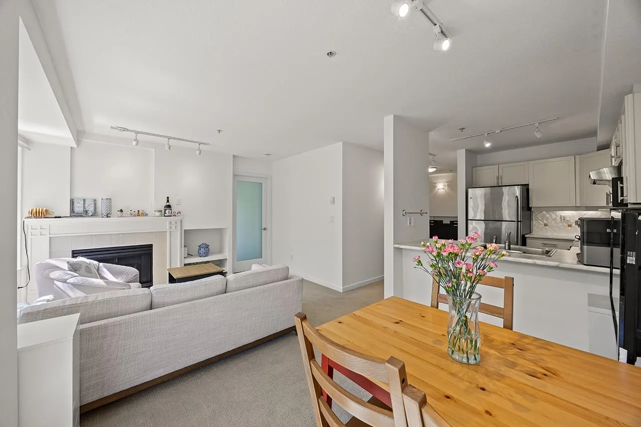 201 5605 Hampton Place