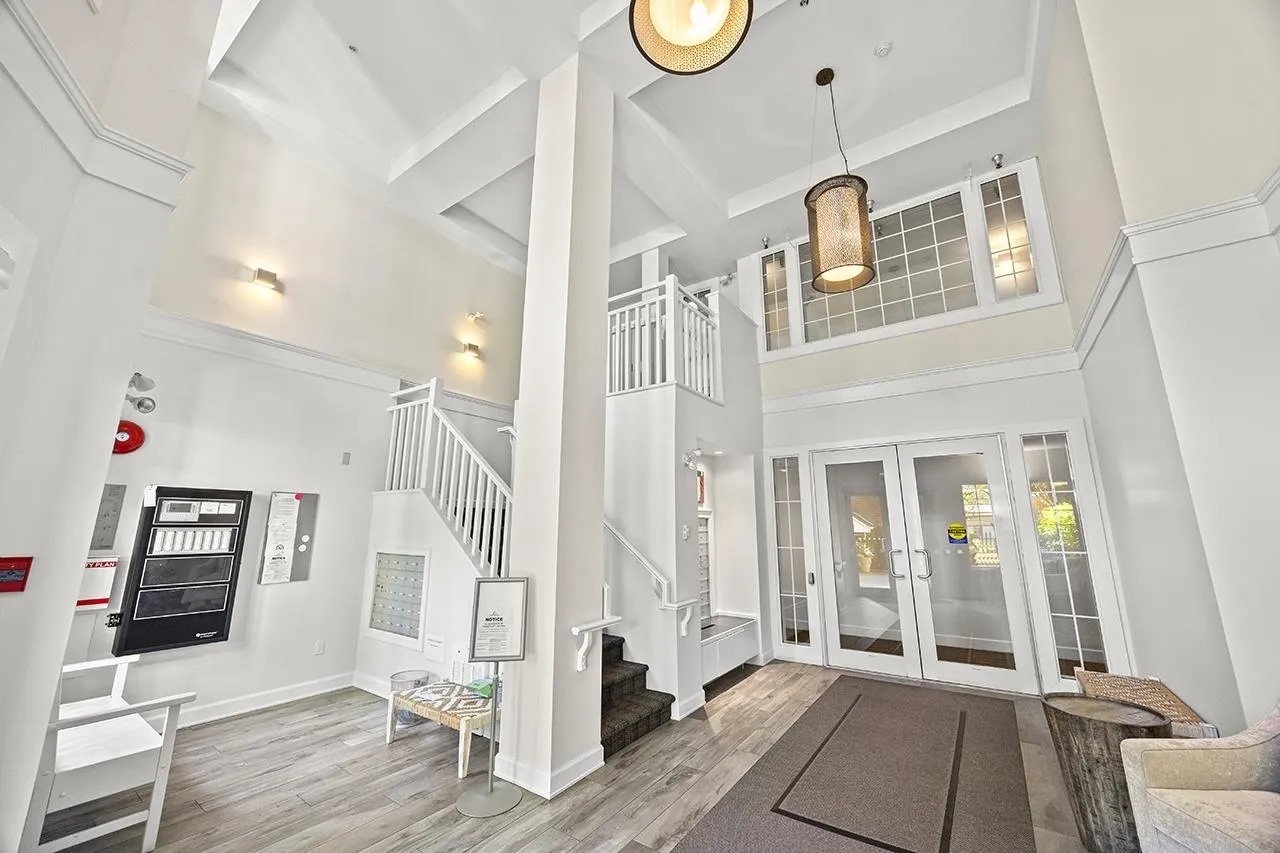 201 5605 Hampton Place