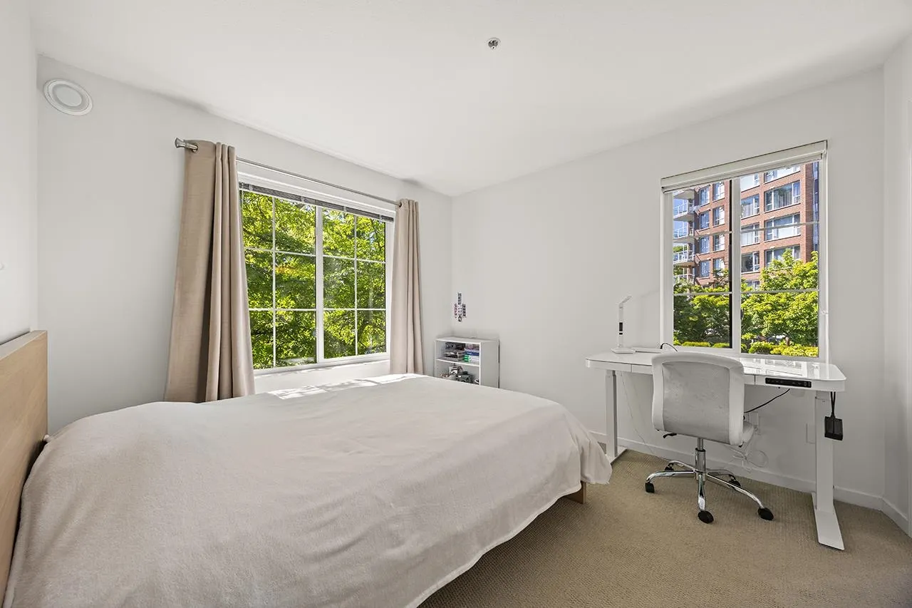 201 5605 Hampton Place