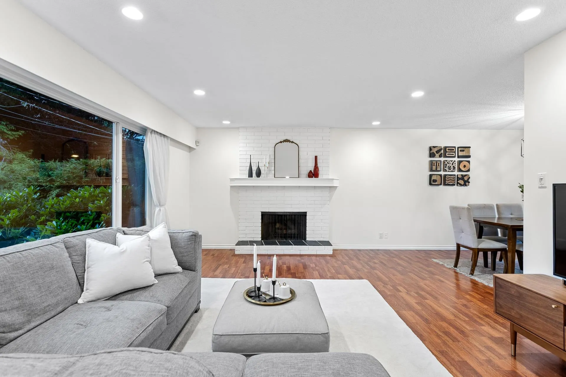 1549 Lynn Valley Road