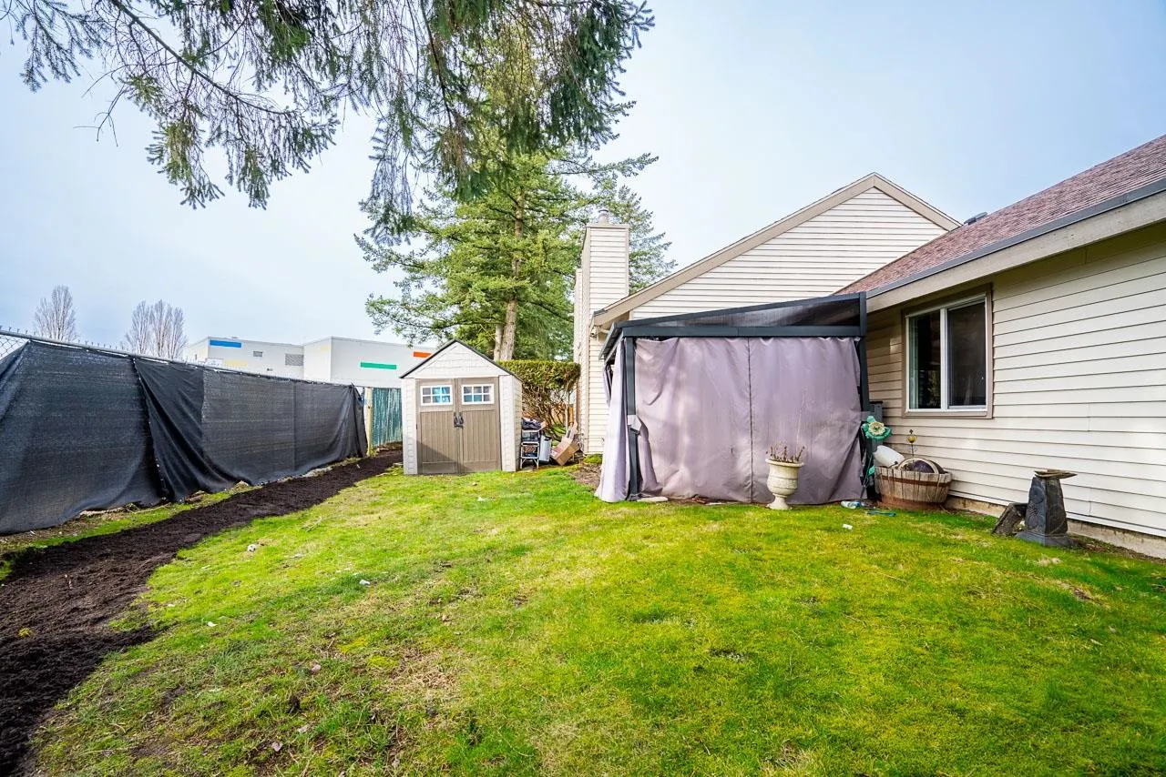 6043 W Greenside Drive