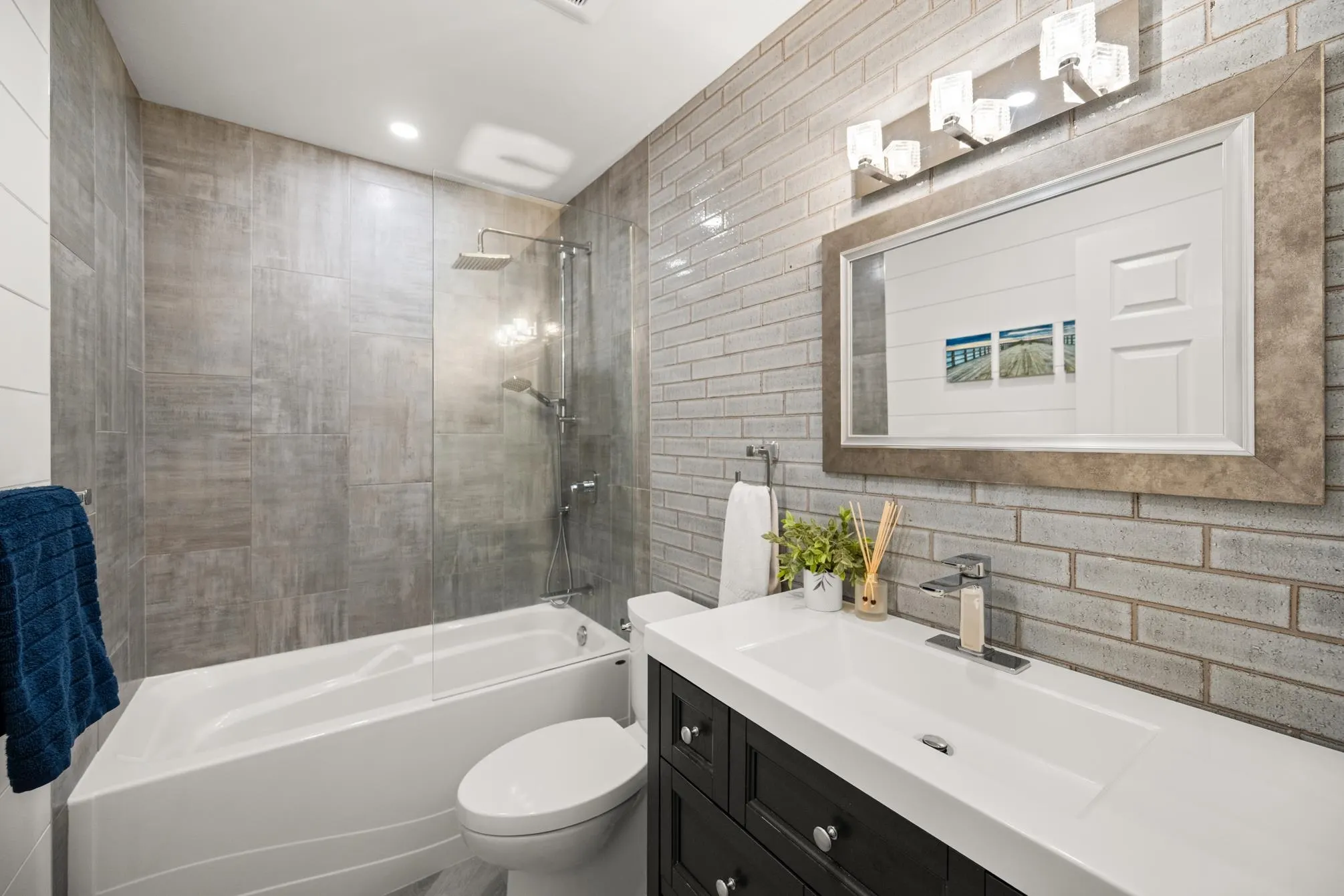 309 15809 Marine Drive