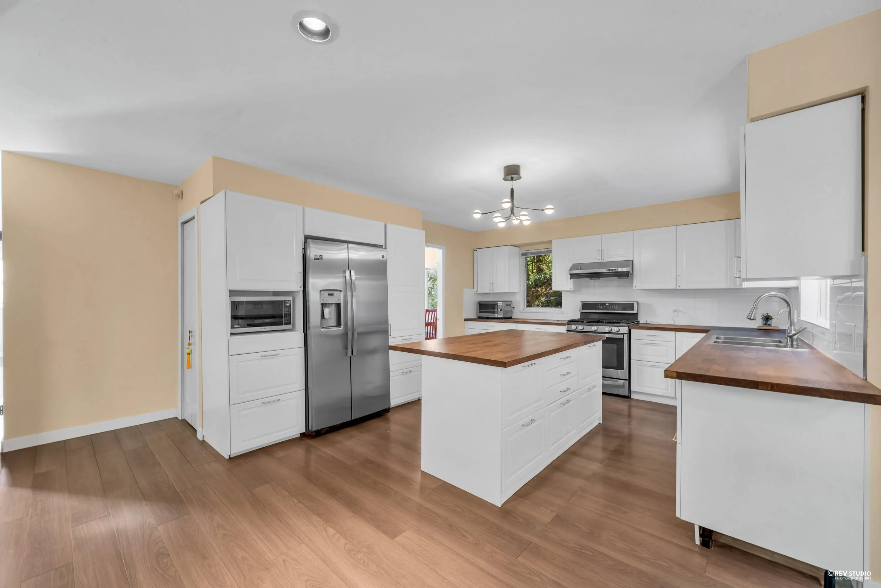 2233 Monashee Court