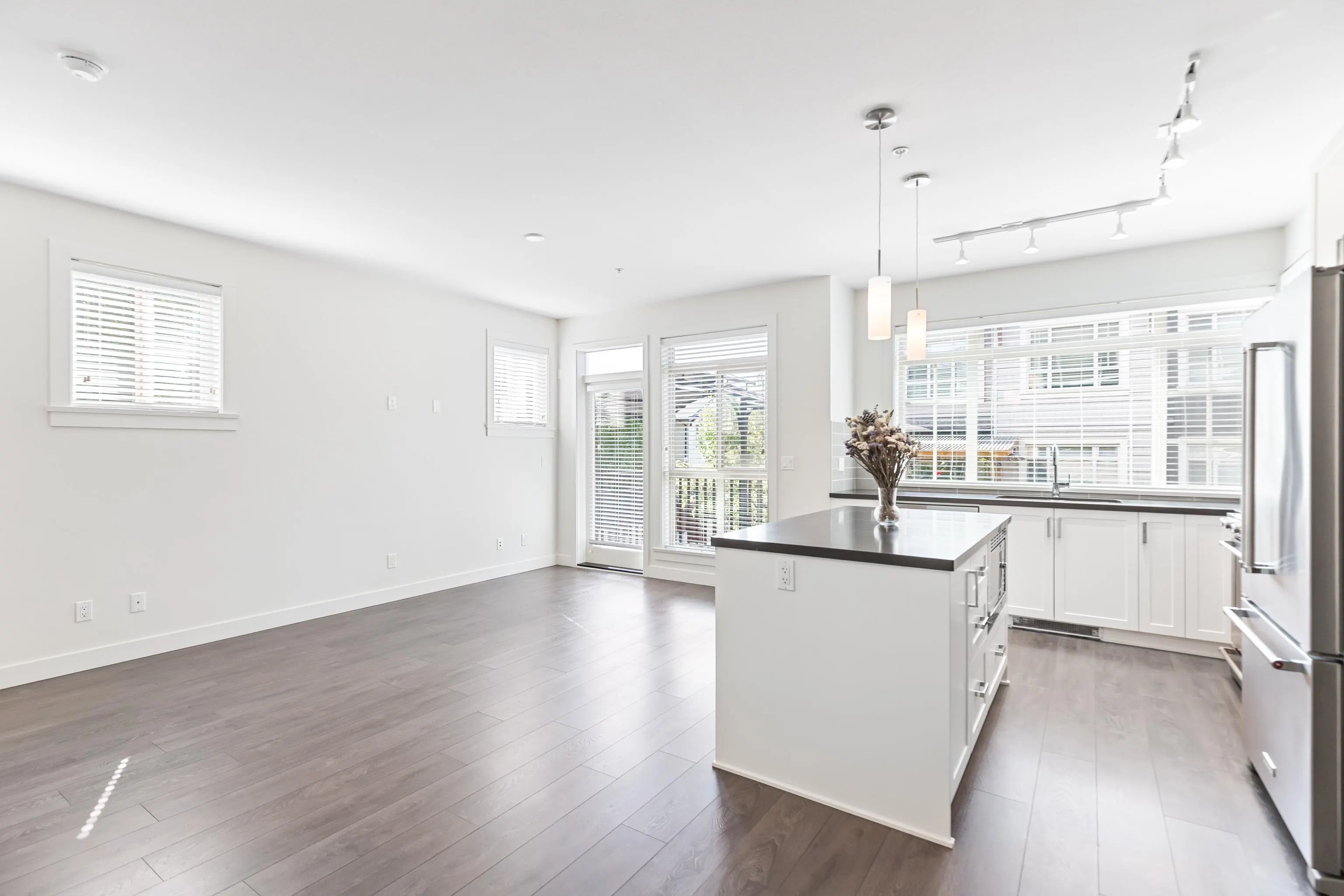 144 11305 240 Street
